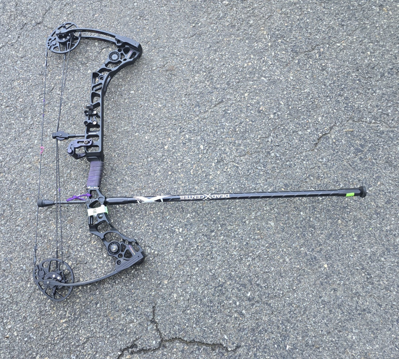 matthews avail, 28 inch stabalizer, drop away rest. 45 pound mods, 25.5 in draw
