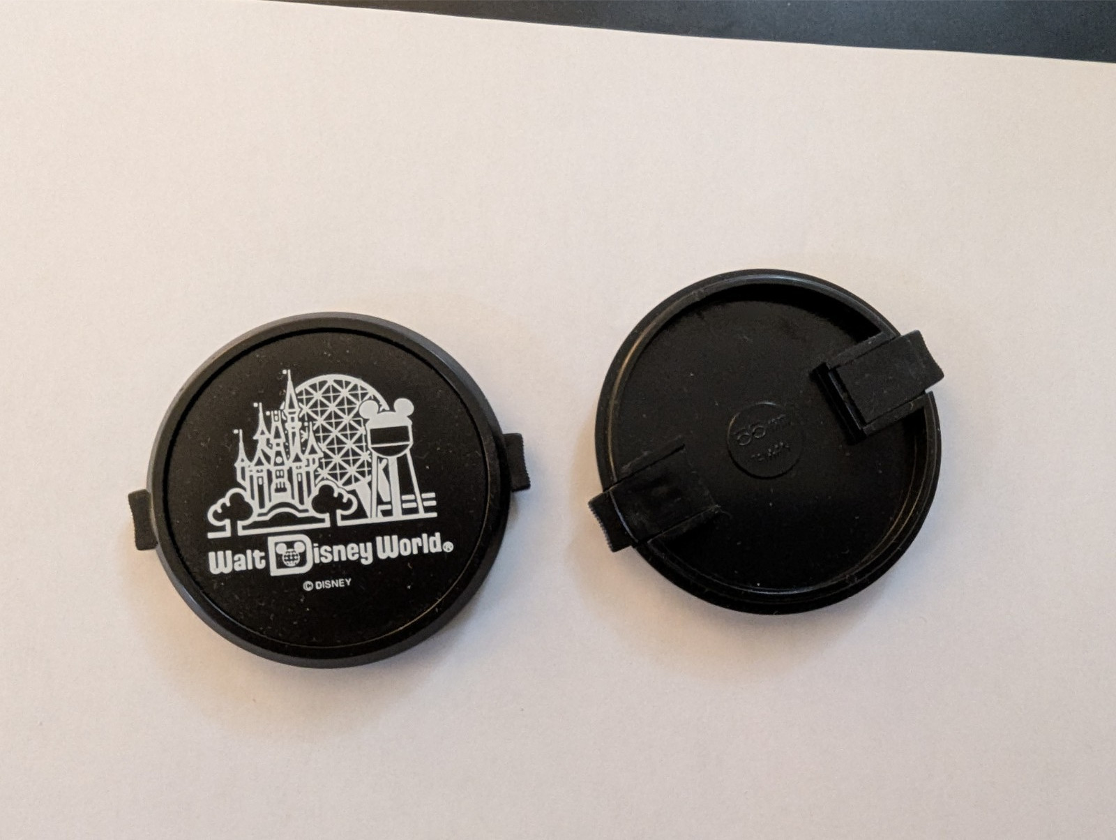 Walt Disney World 55mm Black / White Snap On Front Camera Lens Cap RARE