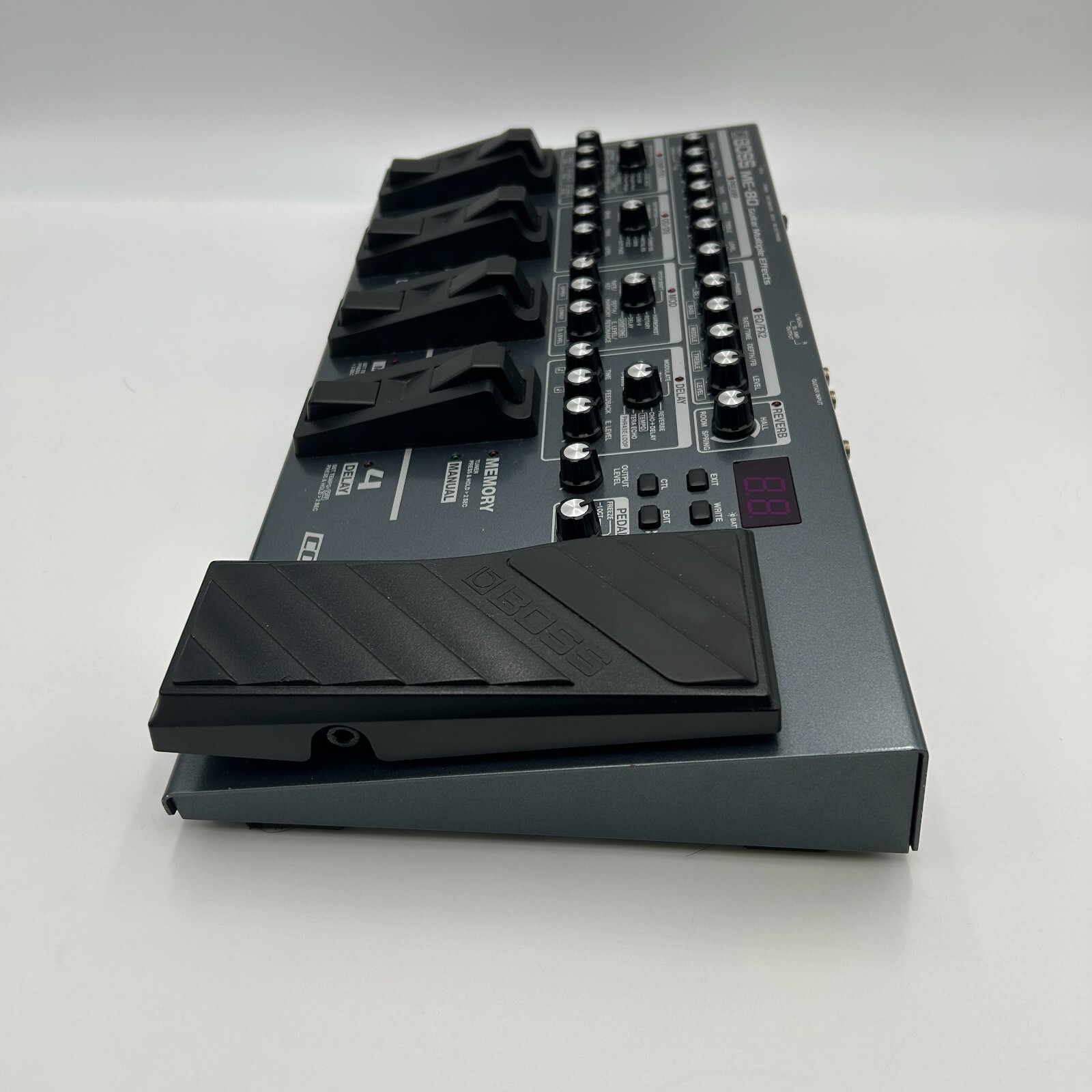 Used Boss ME-80 Guitar Multiple Effects Pedal Good Condition Operation Confirmed