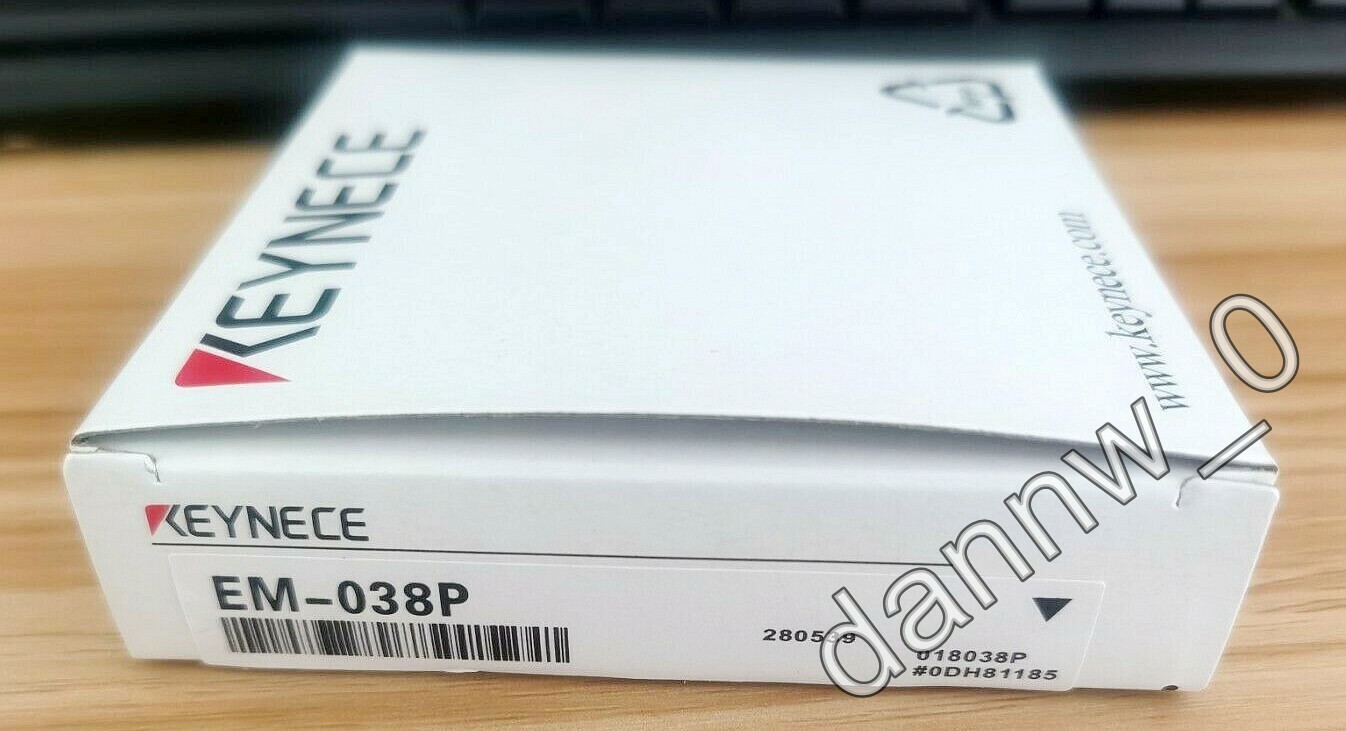 New in box KEYENCE EM-038P Proximity Sensor #