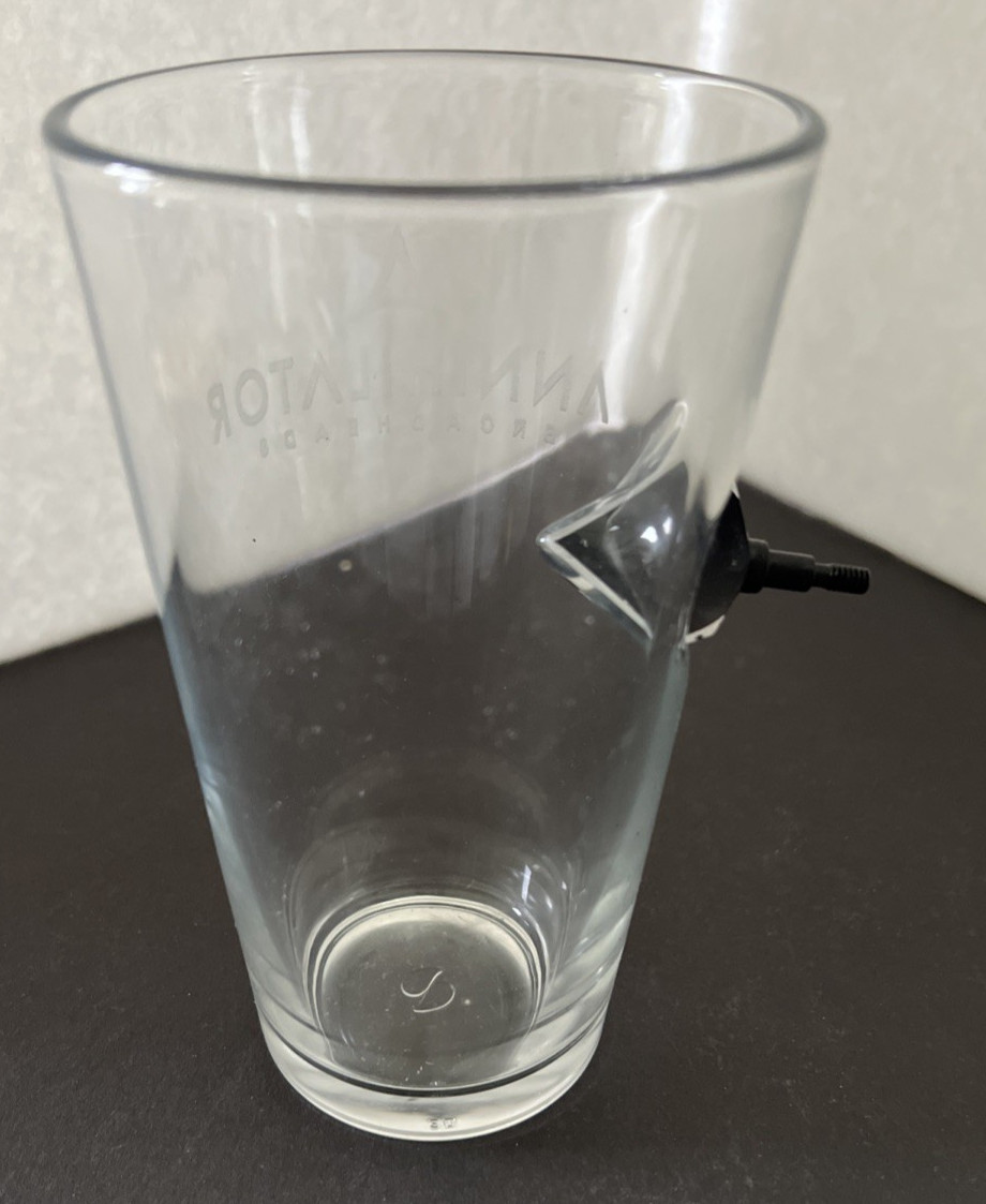 Annihilator Broadheads Pint Beer Drinking Glass with Arrowhead