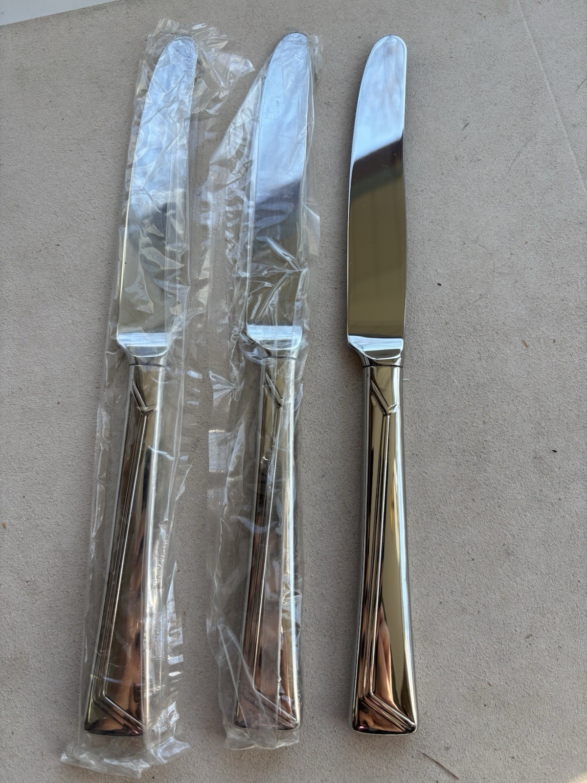 Oneida - ERA - lot of 3 hollow handle place/dinner knives (9 1/2") NEW