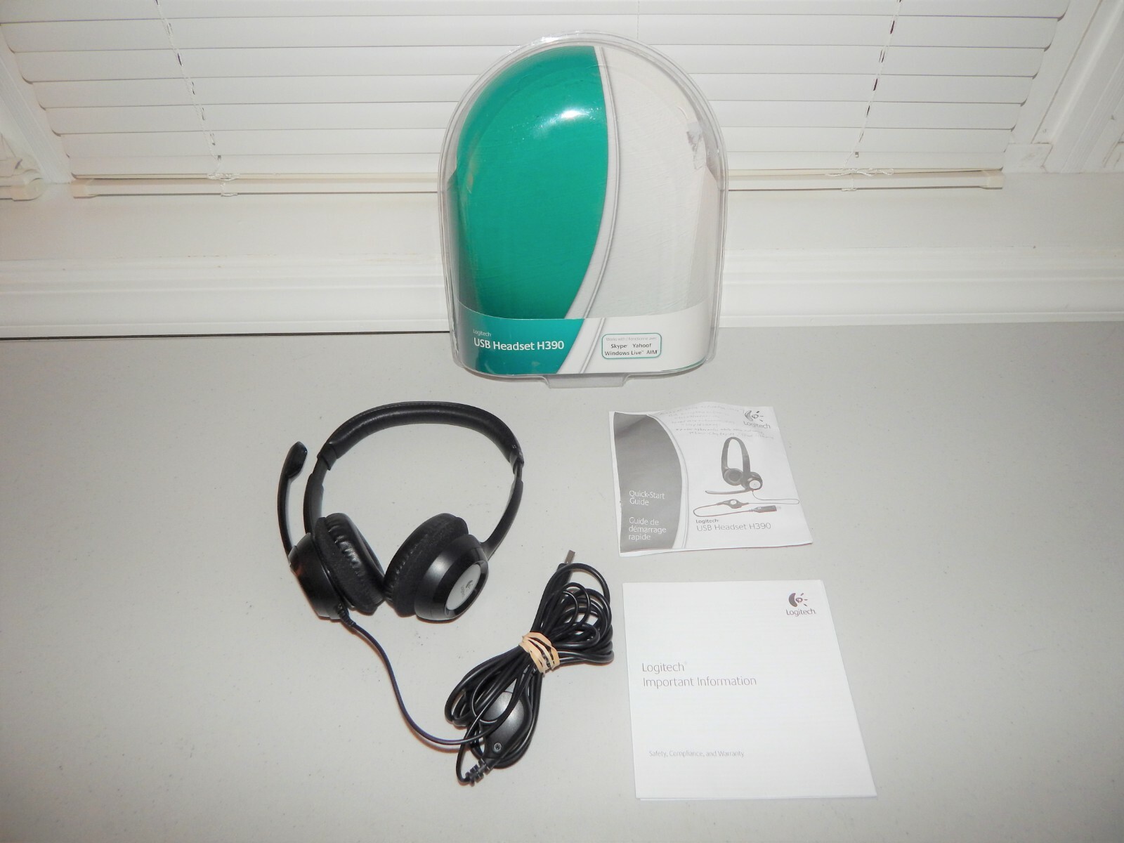 Logitech Wired USB Stereo Headset H390 A00086 w/ Noise Cancelling Microphone