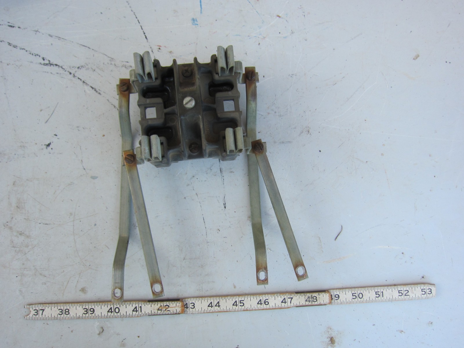 Circle AW 2P 100A 600V Meter Socket, Used