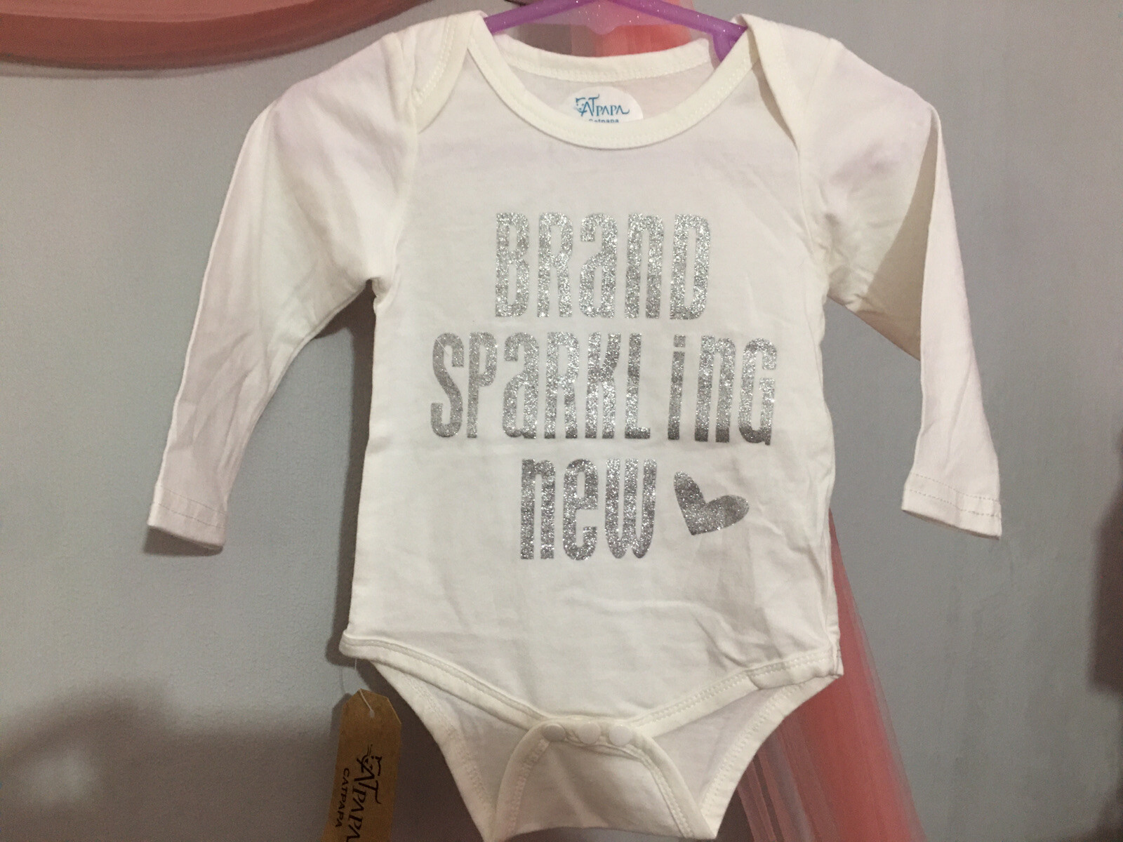 New Baby Girls White Glitter ‘ Brand Sparkling New ‘BodySuit Long Sleeve Top 0-3