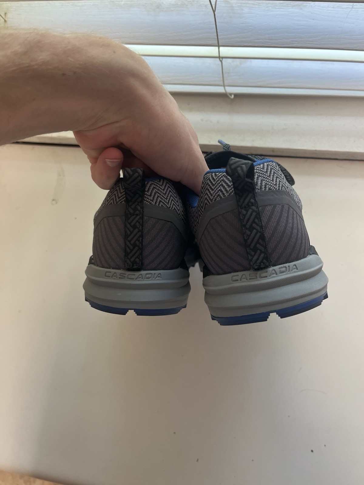Brooks Cascadia 14 GTX Trail Running Shoes Black Blue Gray Mens Size 8 D