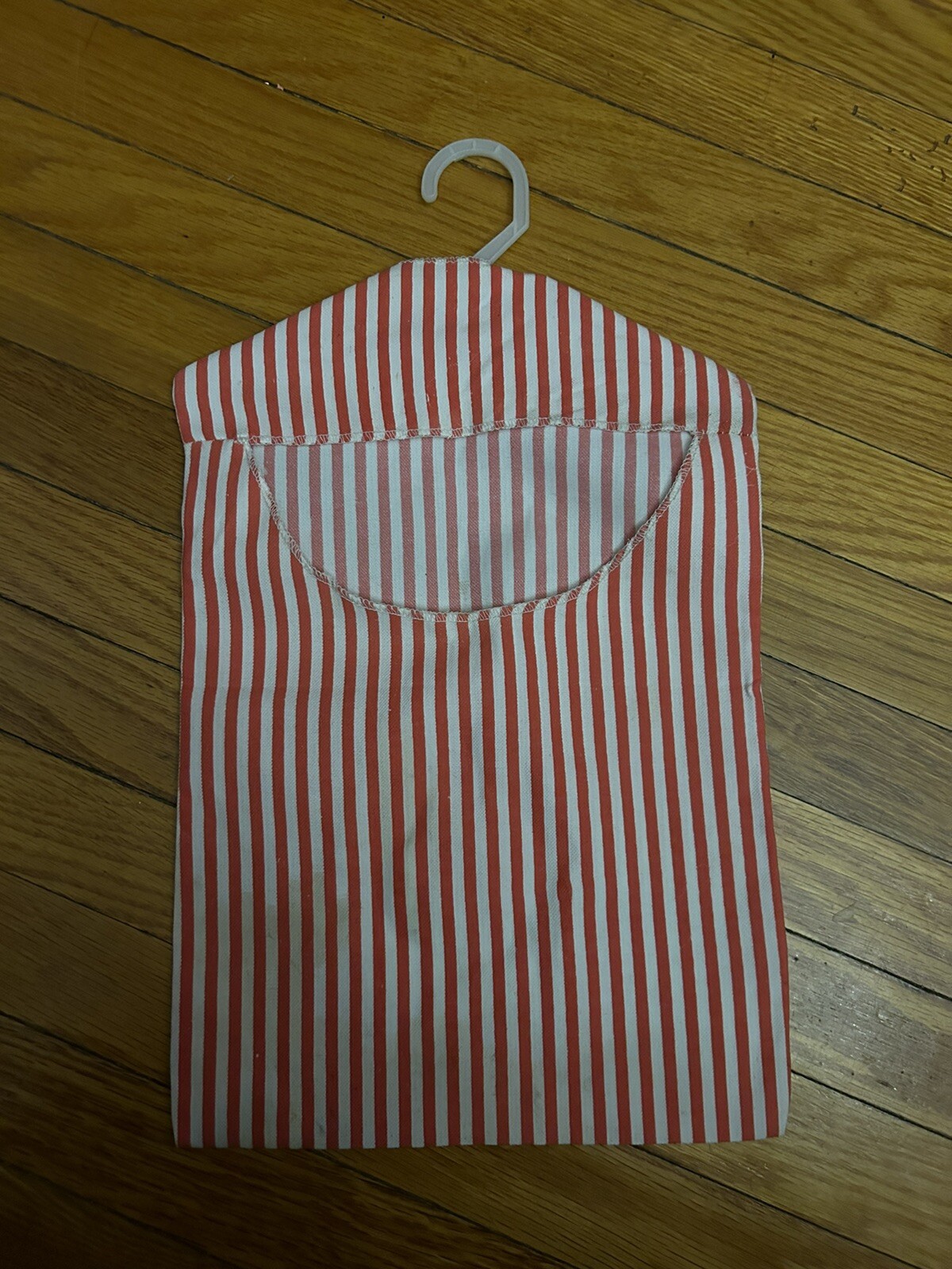 Clothes Pin Holder red & White Stripe