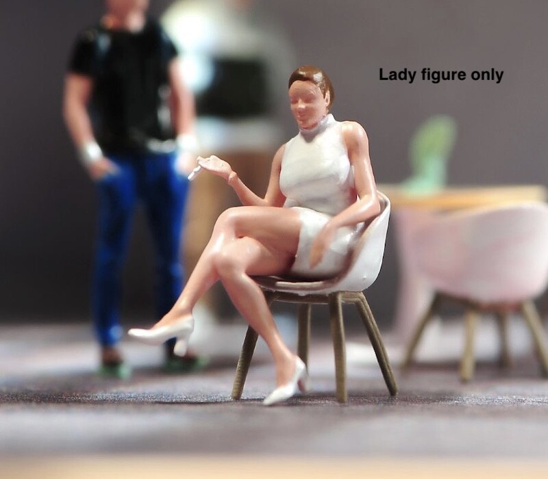 1:64 Painted Unpainted Figure Model Miniature Resin Diorama Sand Sitting Lady