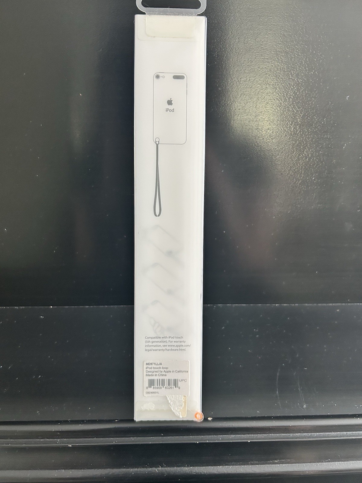 Apple iPod touch Loop White MD717LL/A for 5th Generation MP3-Player
