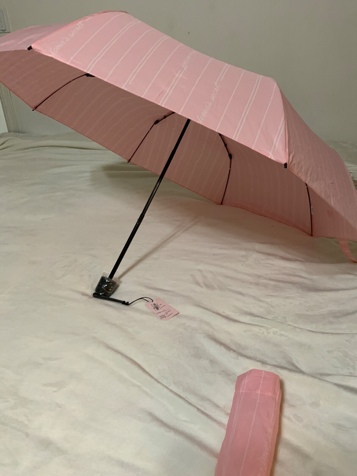 NWT VICTORIA'S SECRET COMPACT TRAVEL UMBRELLA