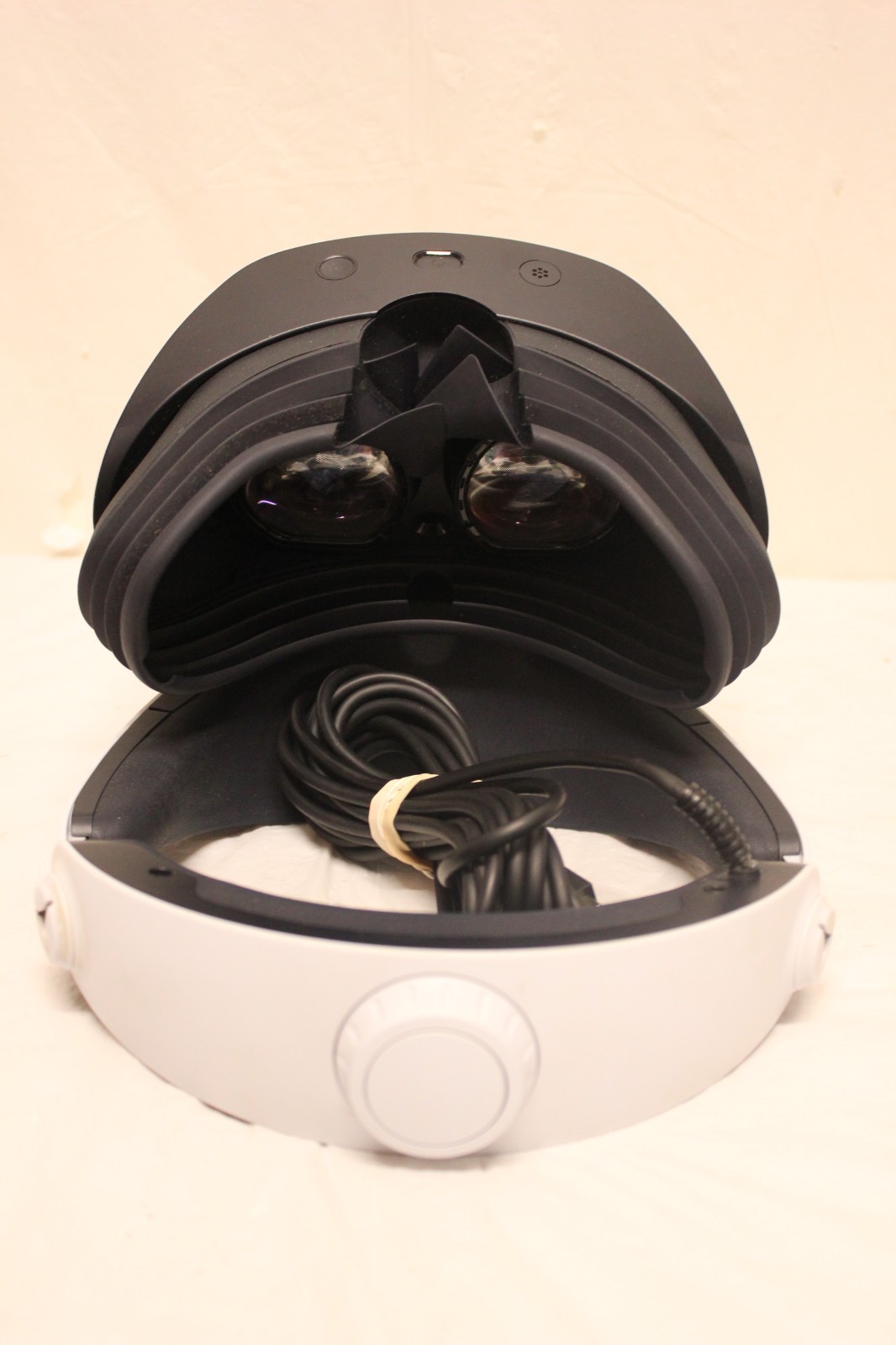 Meta Quest 3 512GB Standalone VR Virtual Reality Gaming Controllers Battery Pack