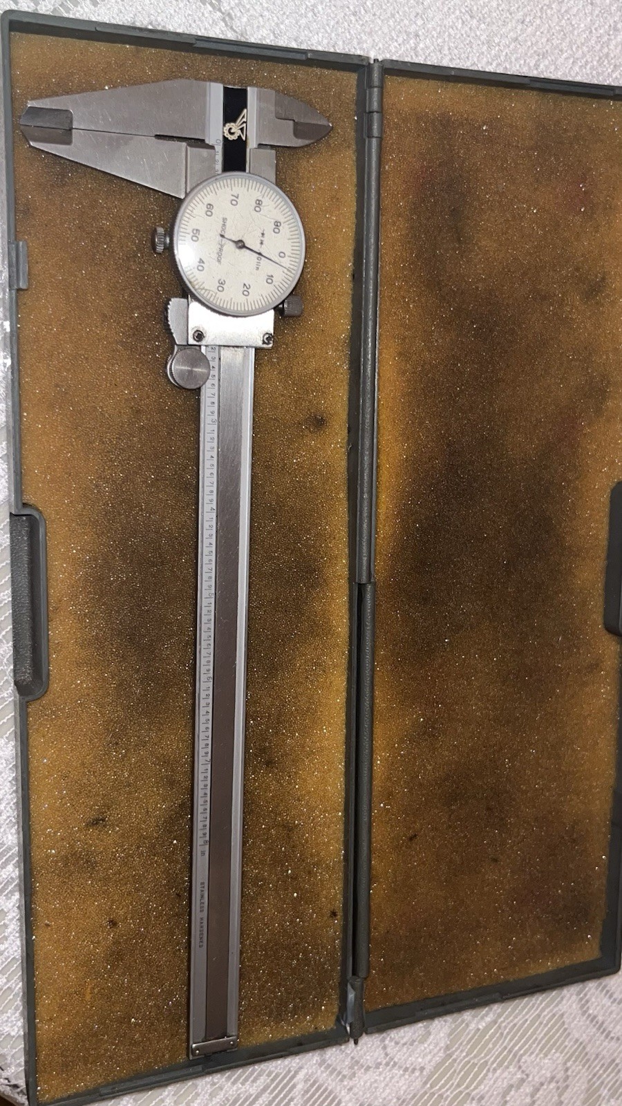8 in Dial Caliper 0.001 in Accuracy/Graduations White Dial w/ Case