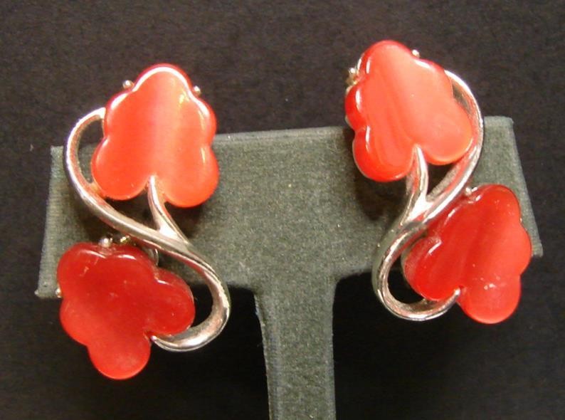 Vintage Red Opalescent Mooon Glow Lucite Leaves & Thermoset Clip On Earrings