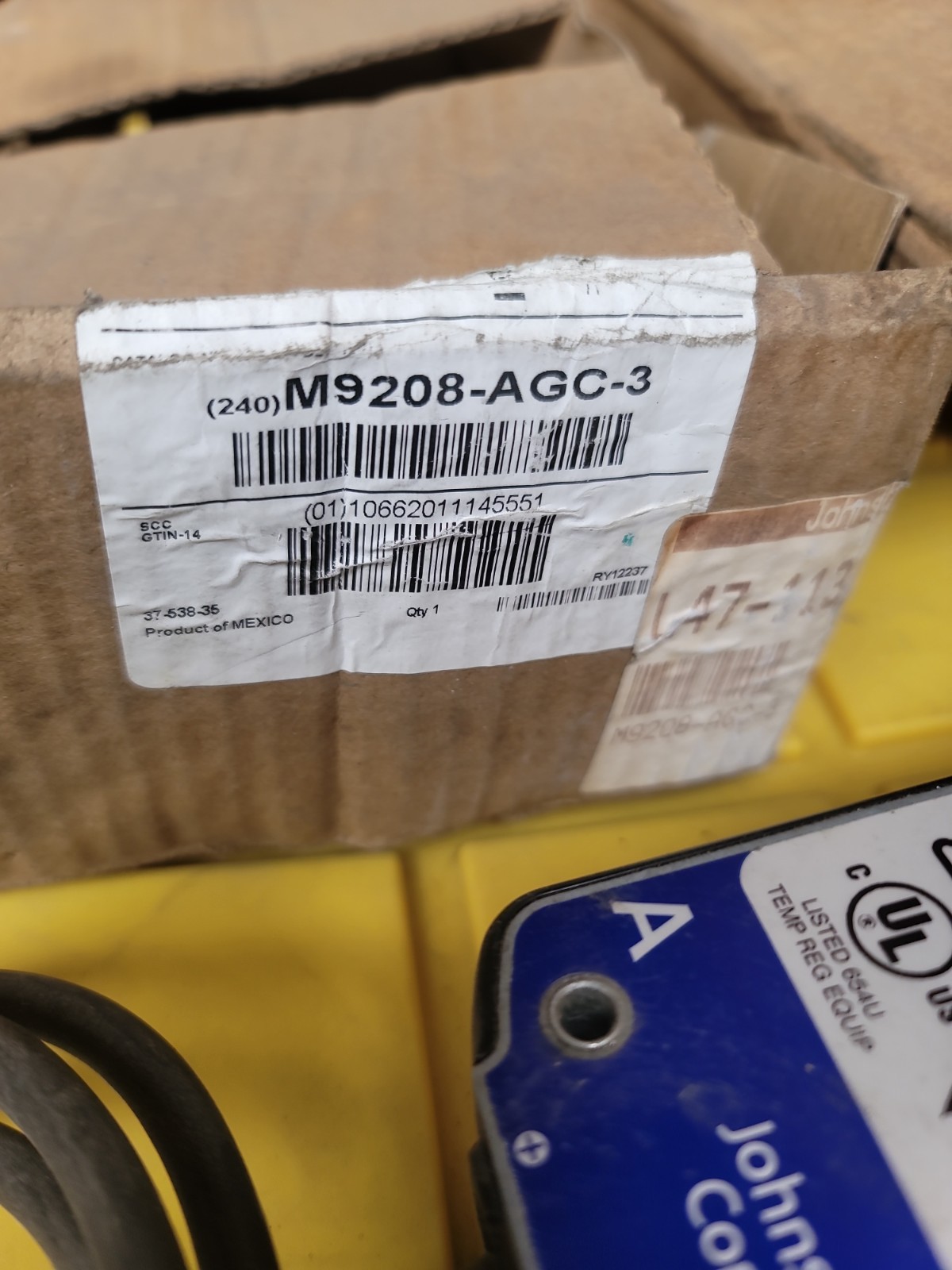JOHNSON CONTROLS M9208-AGC-3 Direct Mount Electric Spring Return ACTUATOR NEW!