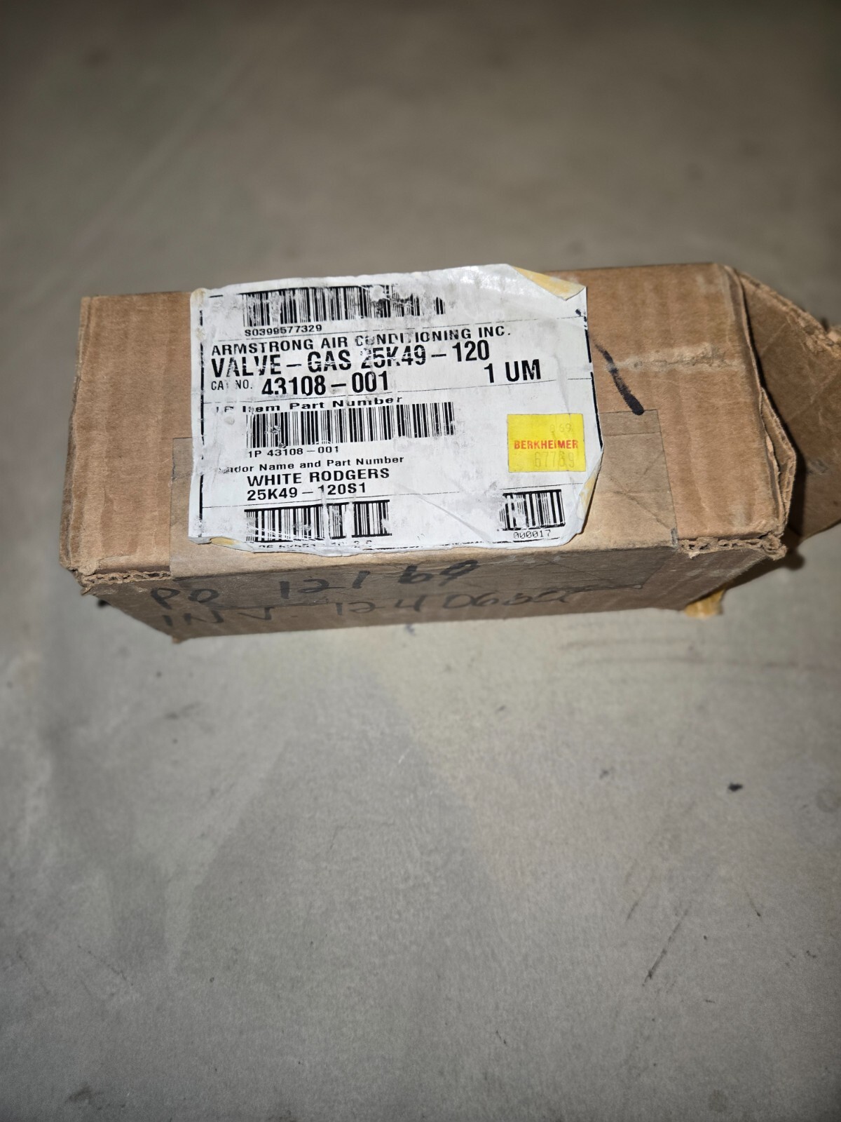 White Rodgers Armstrong Furnace Gas Control Valve 25K49-120 NEW