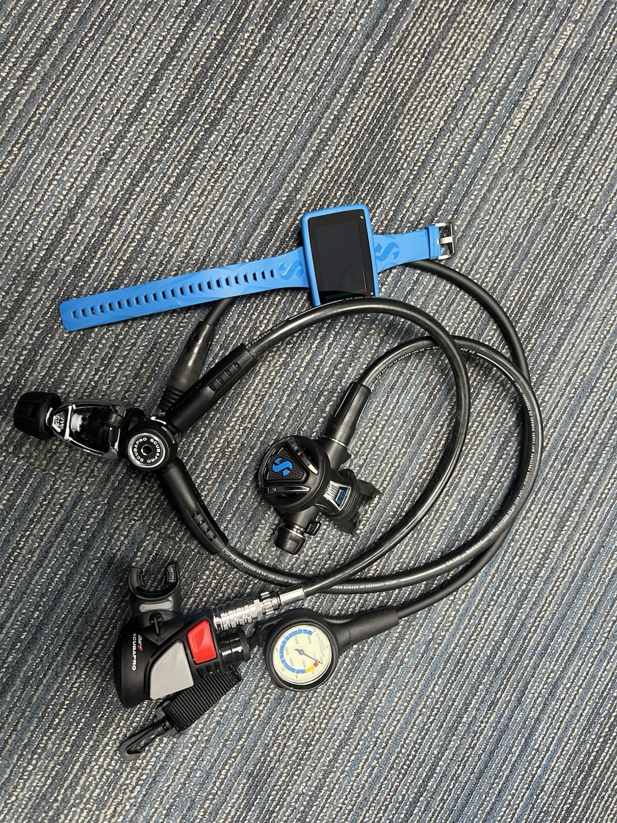 Scubapro MK11 / C370 Scuba Diving Regulator W/ Luna 2.0 Ai and Gauge Free Ship
