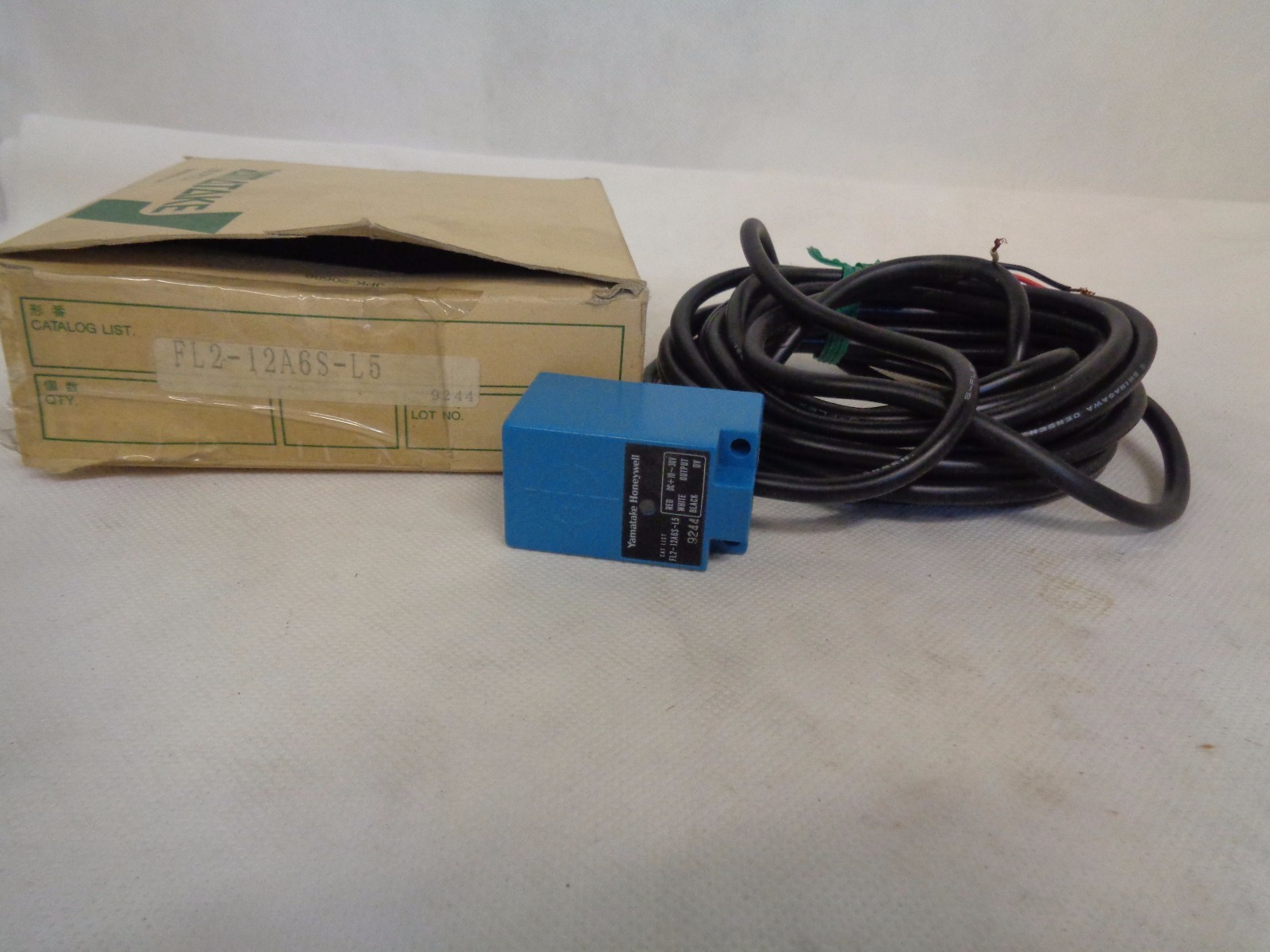 NEW YAMATAKE HONEYWELL MICRO FL2-12A6S-L5 PROXIMITY SENSOR