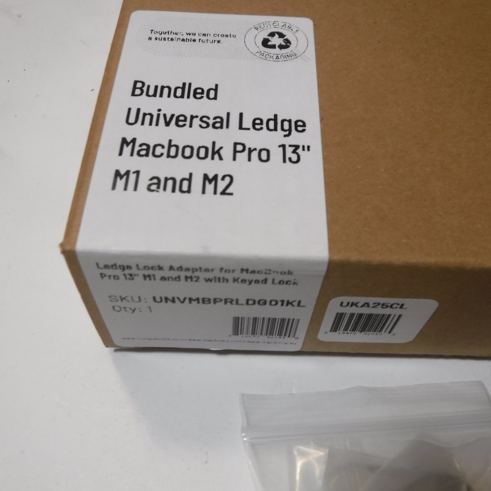 Compulock bundled Universal Ledge Macbook Pro 13",16" M1, M2, M3