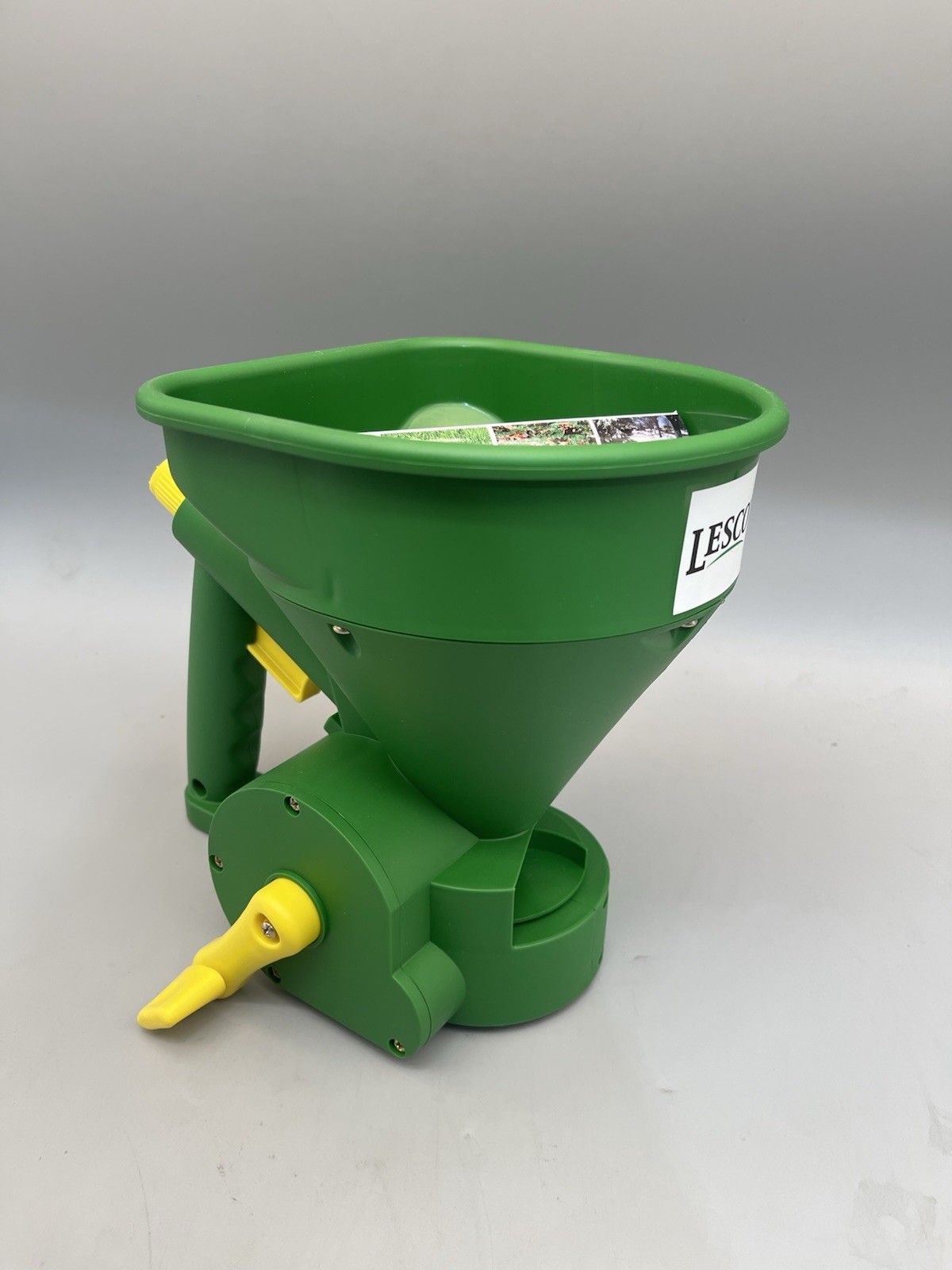 LESCO 1235445 Hand Crank Handheld 4 Season Spreader Brand New