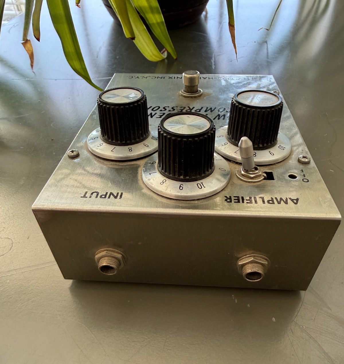 VINTAGE Low Frequency Compressor Effect Pedal ELECTRO-HARMONIX modified read
