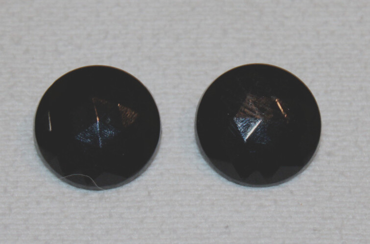 pair of vintage black faceted earrings clip-on Japan