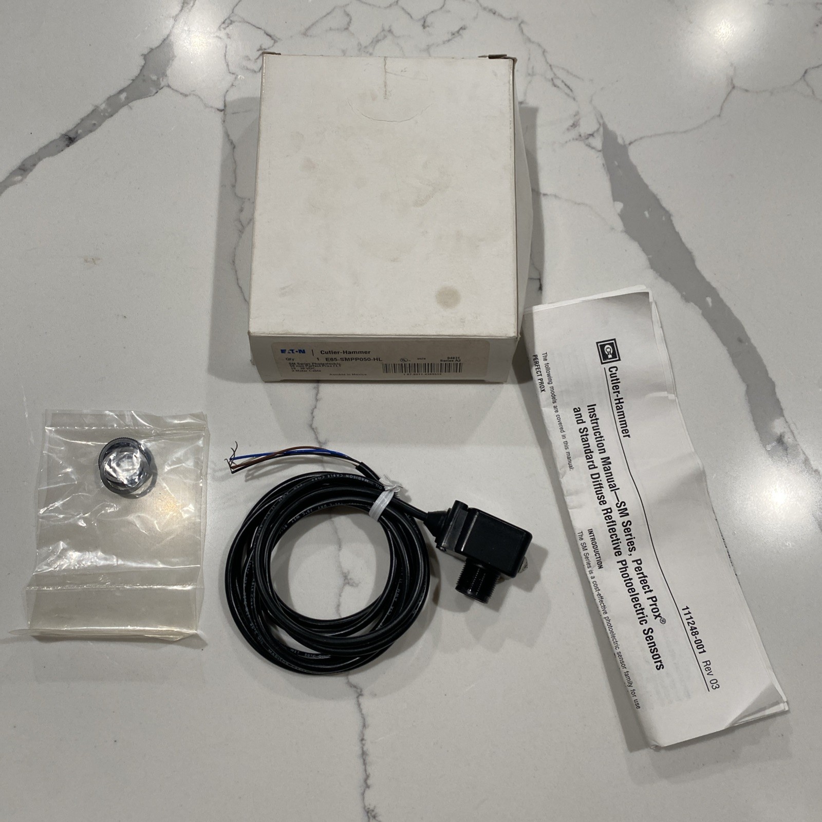 Cutler-Hammer E65-SMPP050-HL Proximity Sensor New!!! Free Shipping