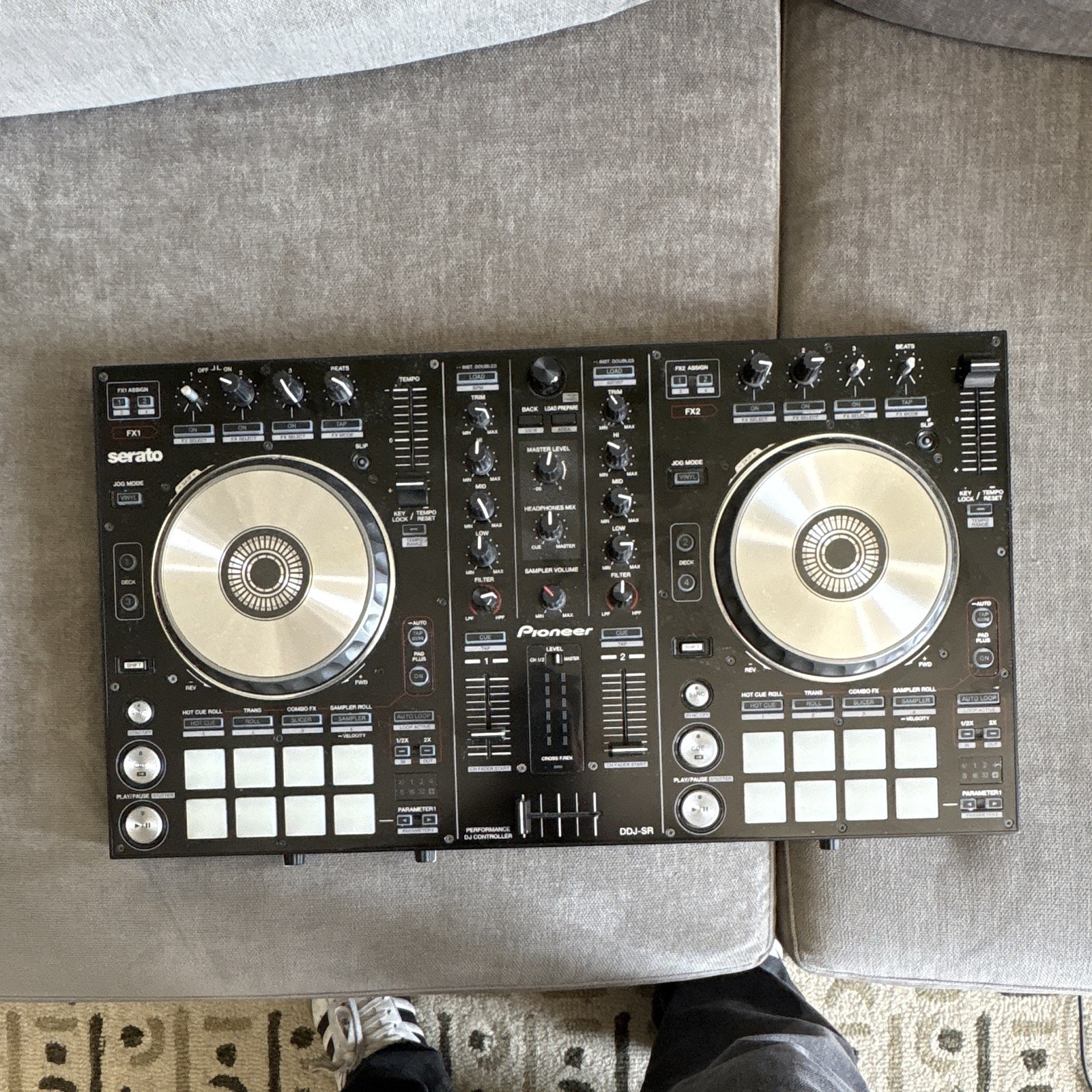 Pioneer DJ DDJ-SR Serato 2-Channel 2-Deck Controller, Built-In Mixer, Black