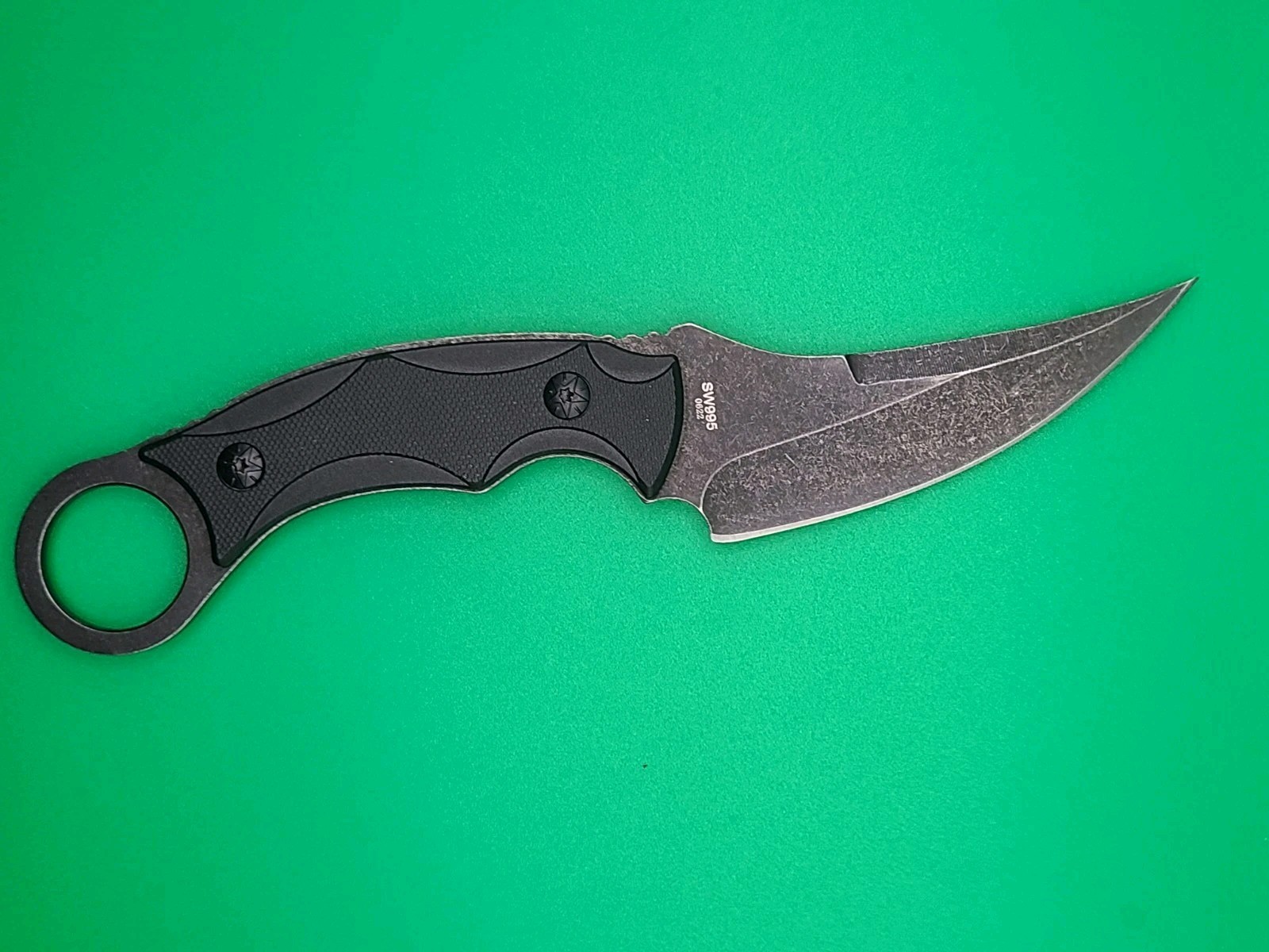 Smith & Wesson 8.5" Stainless Karambit Fixed Blade Neck Knife Model SW995 - New