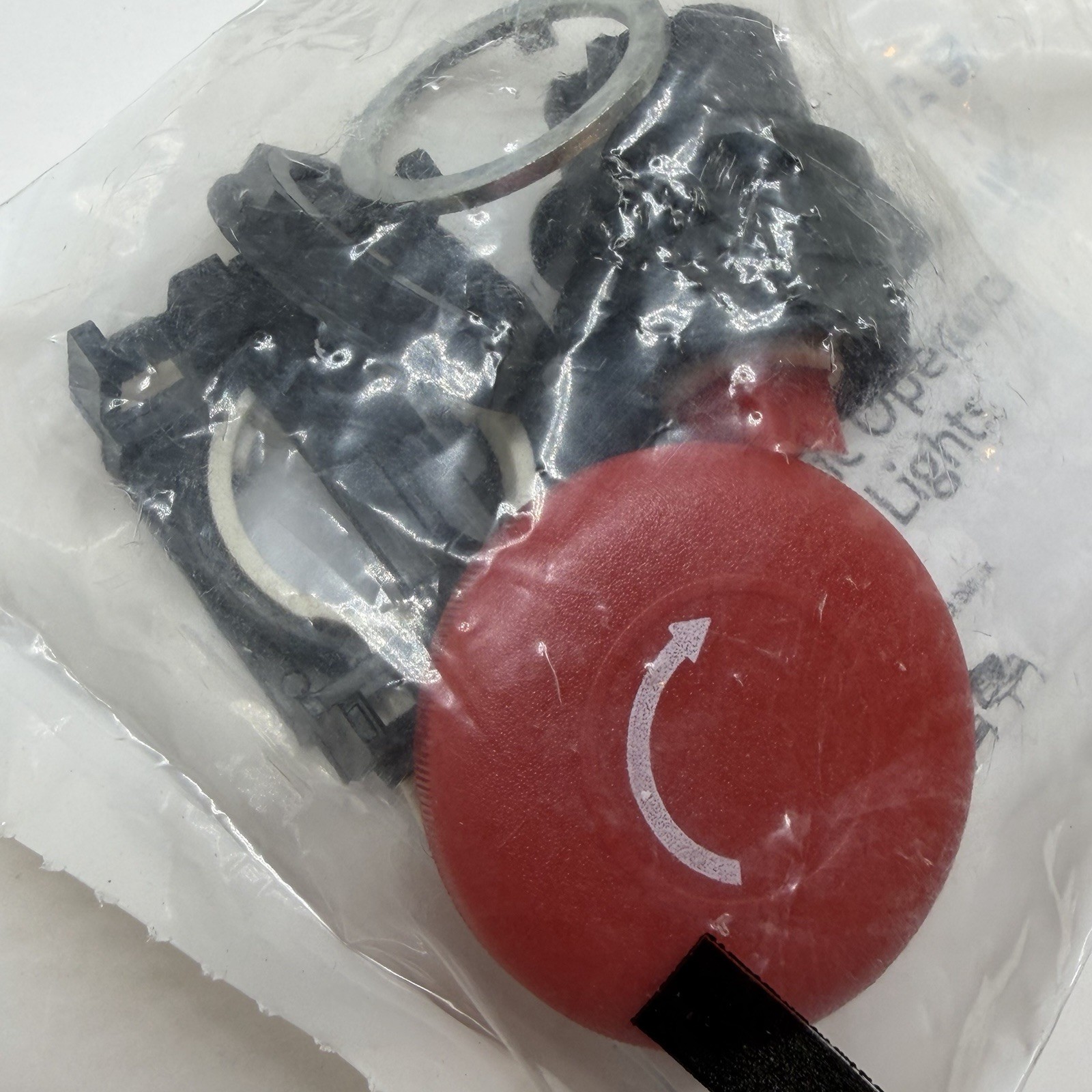 Eaton E22LLB2B Emergency Stop Pushbutton Red, Twist-Release, 1NC, 600VAC/DC New
