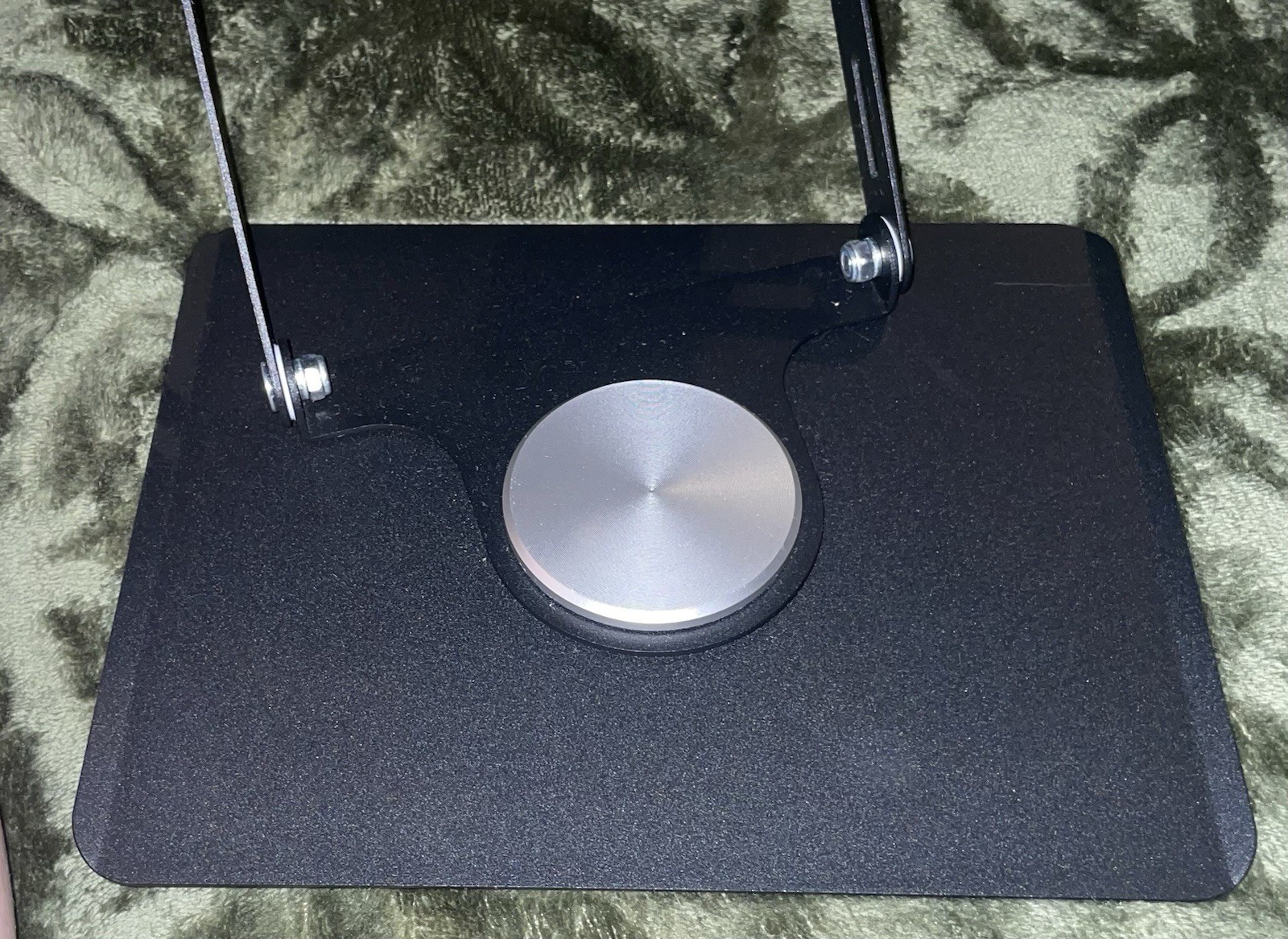 New Adjustable Metal Laptop Stand For Laptops And Tablets