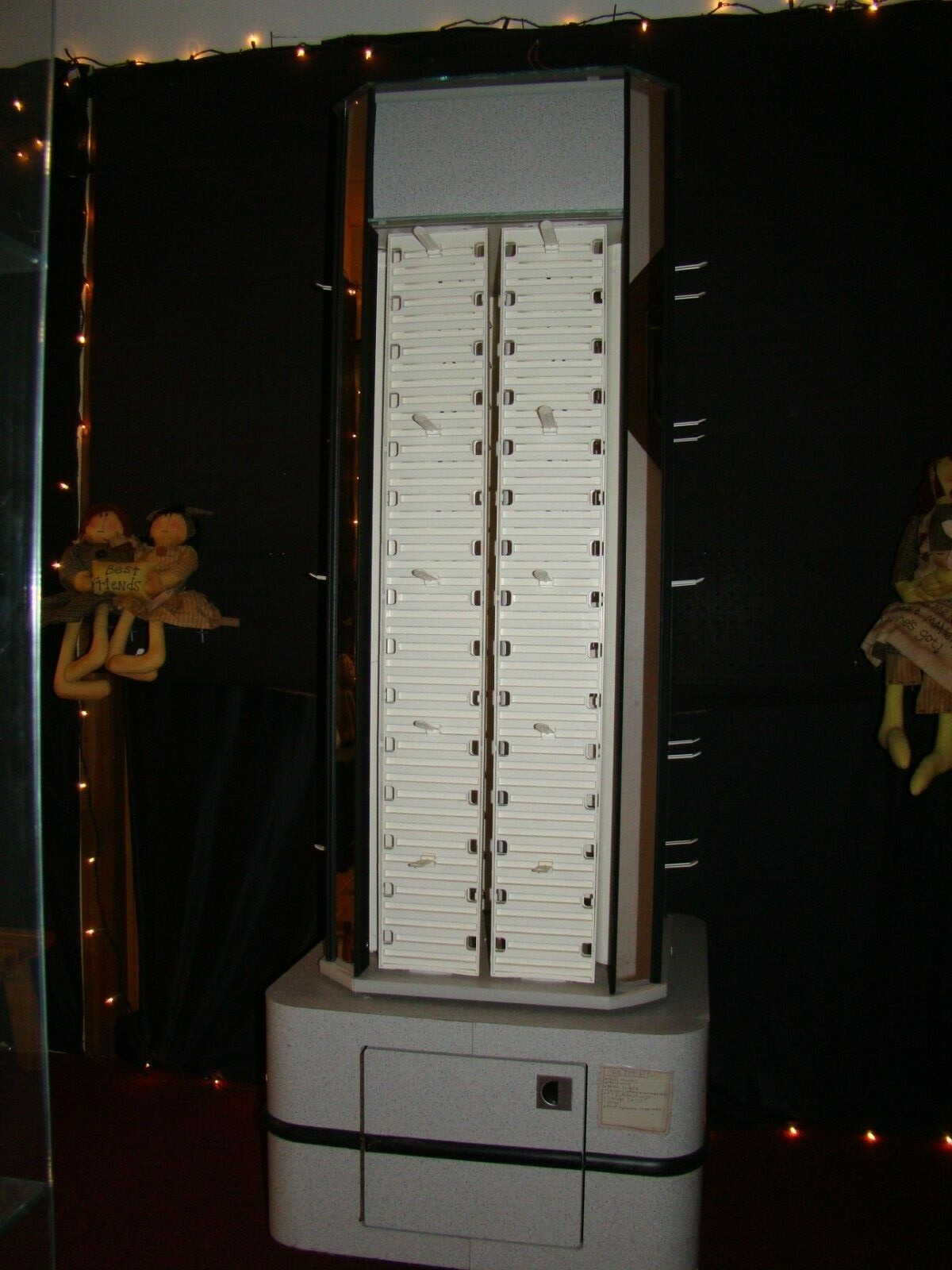 4-SIDED FLOOR SPINNER DISPLAY