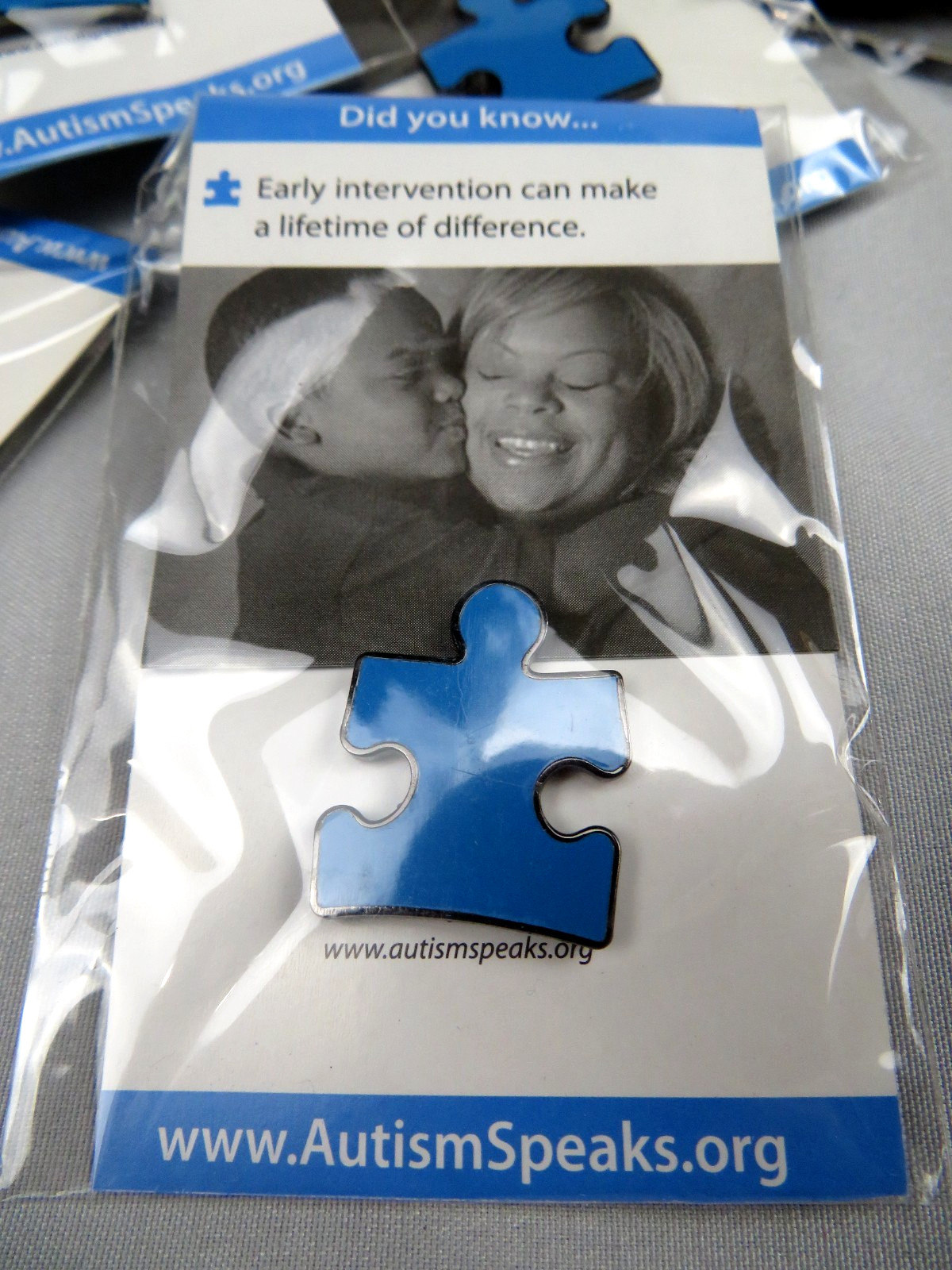 Lot Of 33 Autism Speaks Puzzle Piece Blue Lapel Hat Pin It's Time To Listen 2016