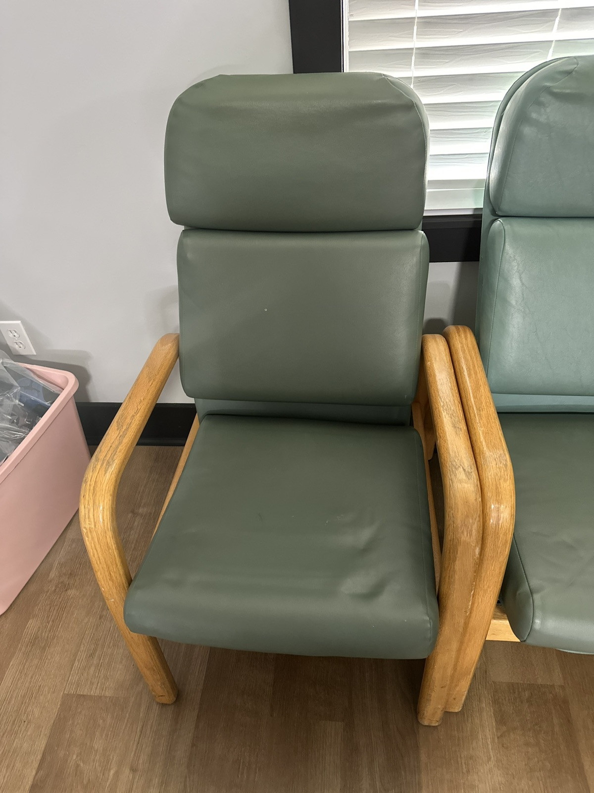 Vintage Hill Rom By Boltaflex Patient Chair With Removable Seat Coushion