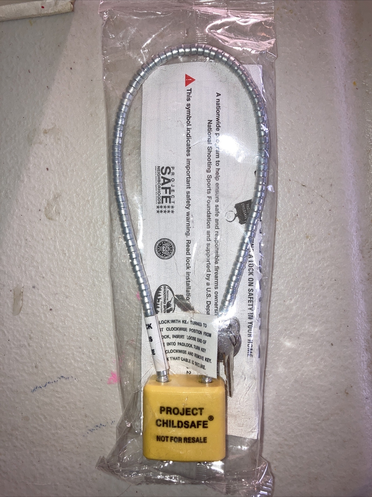 PROJECT CHILDSAFE Gun Lock - Child Safe Cable With Padlock, 2 Keys, new sealed