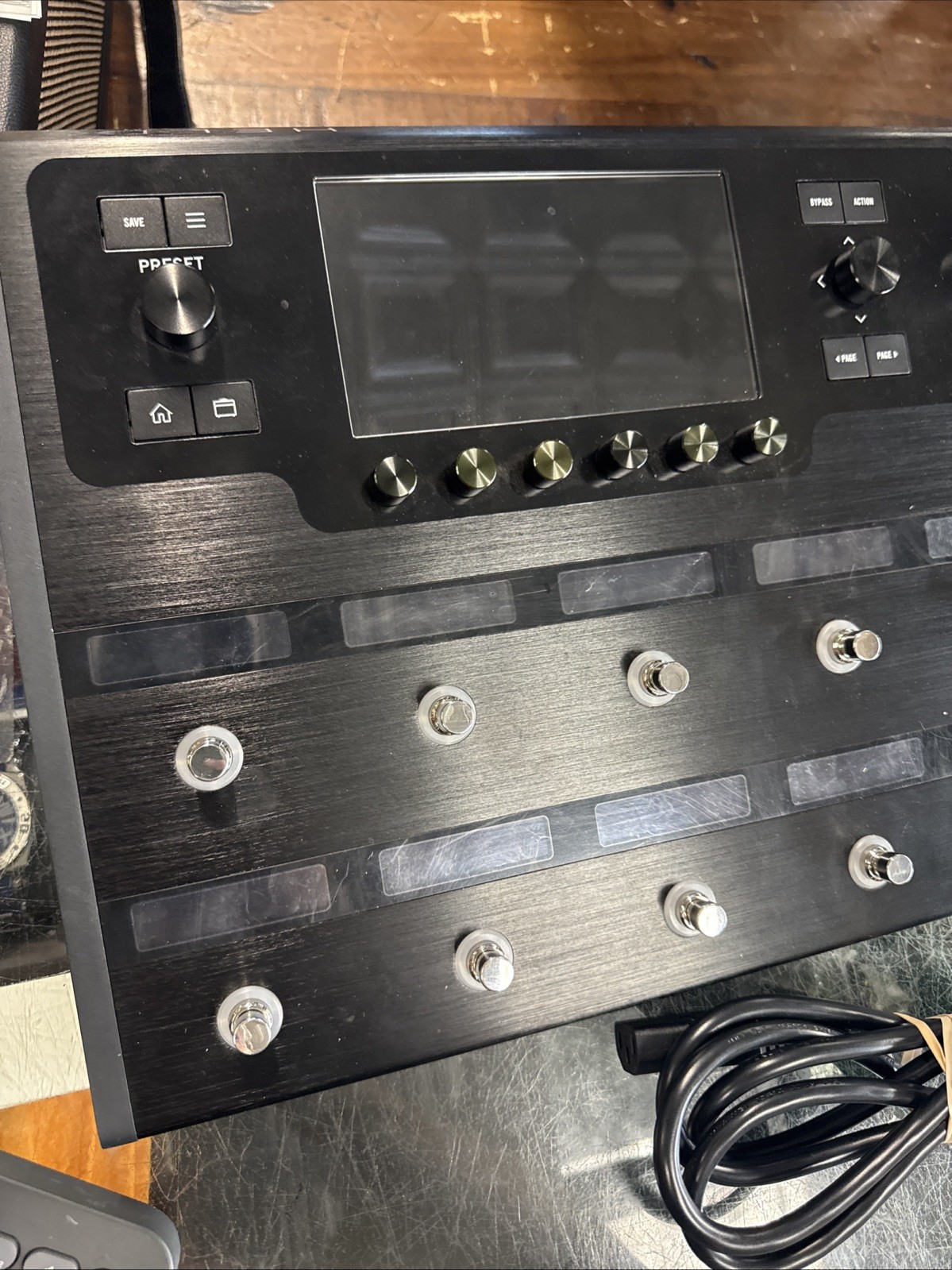 Line 6 Helix Floor Digital Multi-Effects Floor Processor With Cord