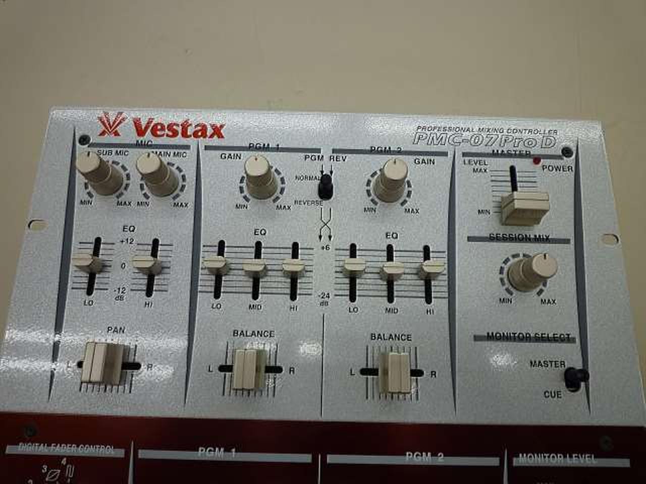 Vestax PMC-07PRO D Samurai DJ Mixer Battle Mixing Controller
