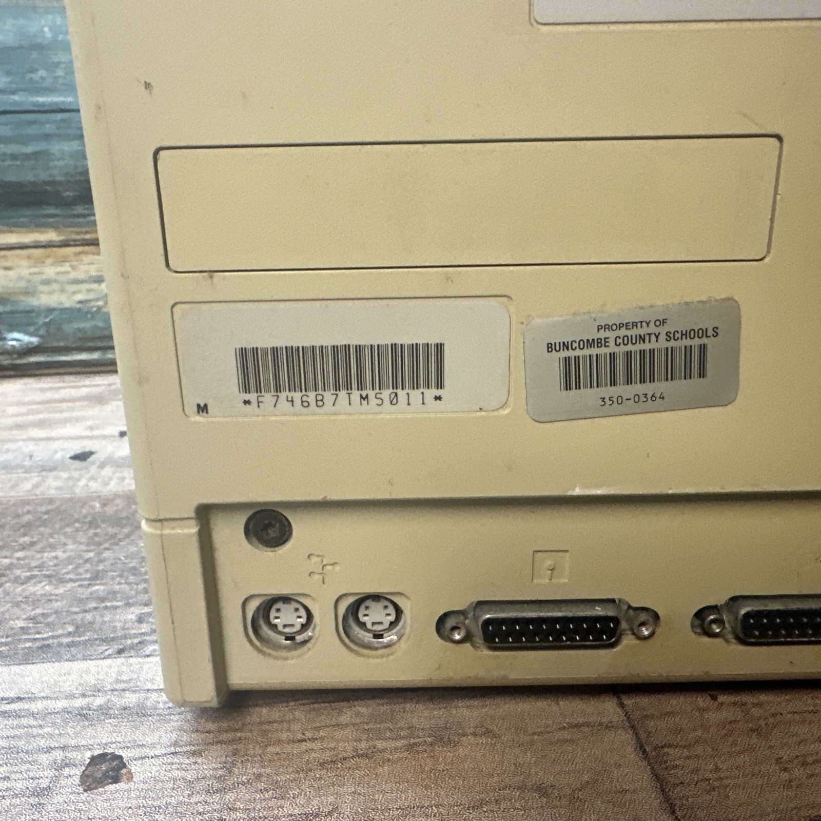 Vintage Apple Macintosh SE Model M5011 Computer - Powers & Boots, As Is