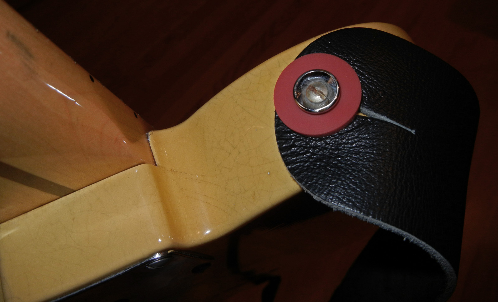Four Light RED Rubber Guitar Strap Locks - Classic Design & Great Reliability