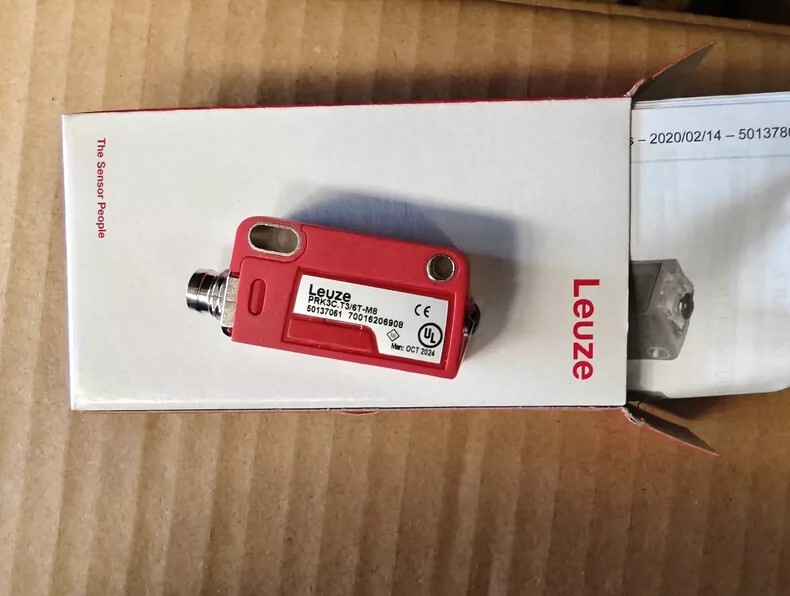 1PC Leuze PRK3C.T3/6T-M8 photoelectric sensor 50137061