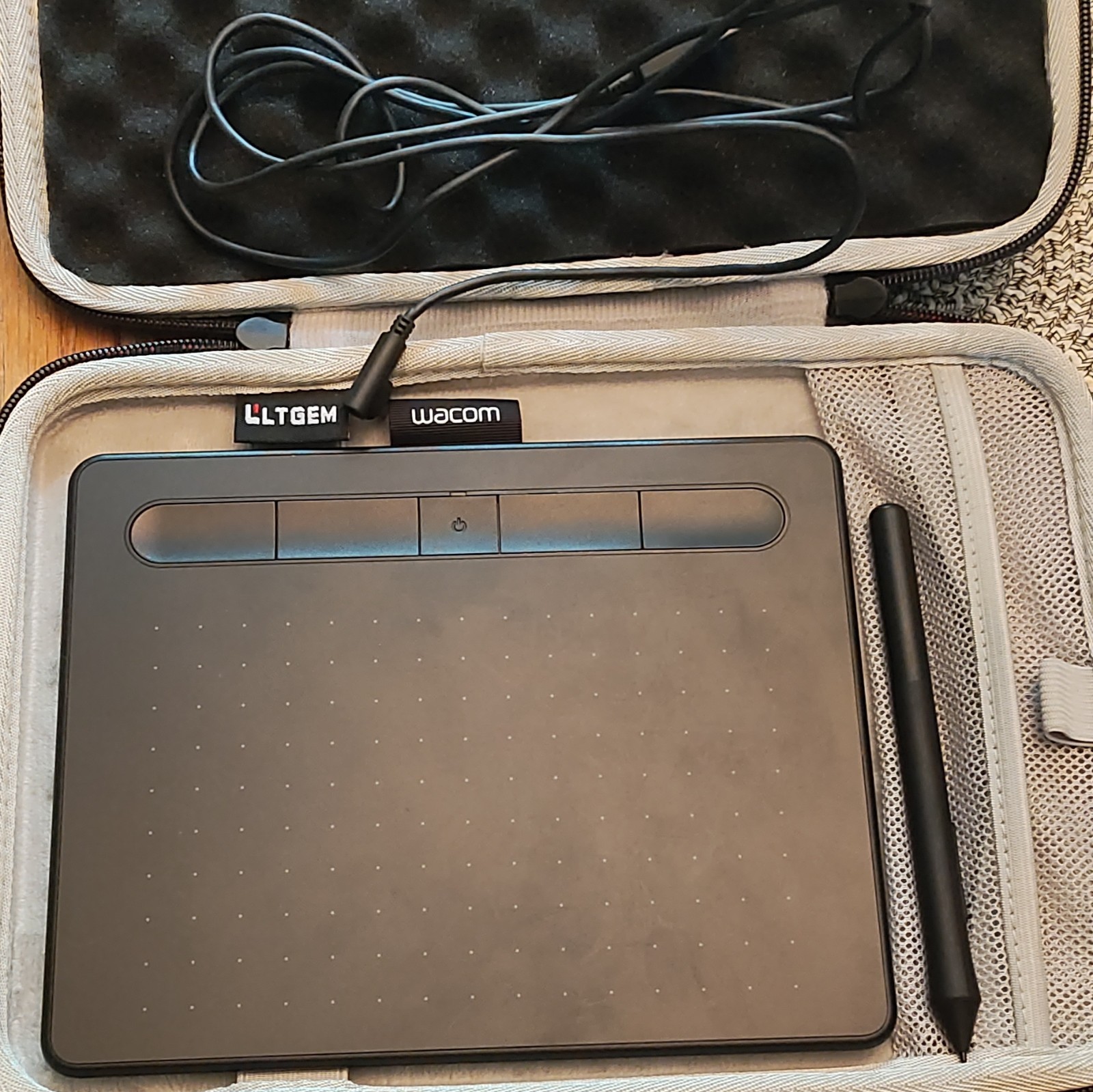 Wacom Graphics Tablet w/ Stylus Pen, USB Wired Cable & Carrying Case