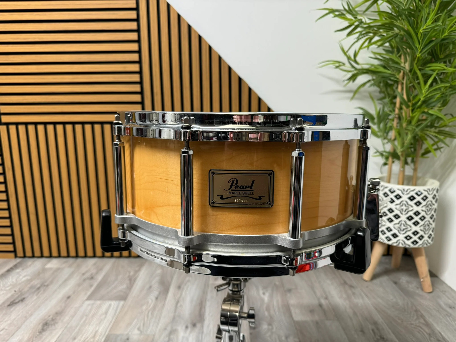 Pearl Maple Shell Free Floating Snare Drum 14" x 6.5" / 10-Lug Snare #VY21