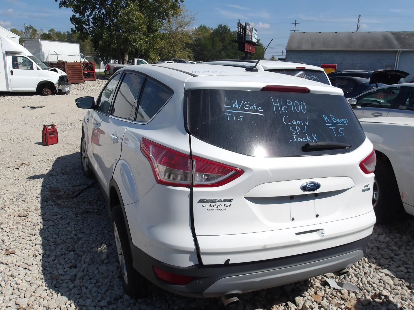 Used Transfer Case Assembly fits: 2014 Ford Escape Grade B