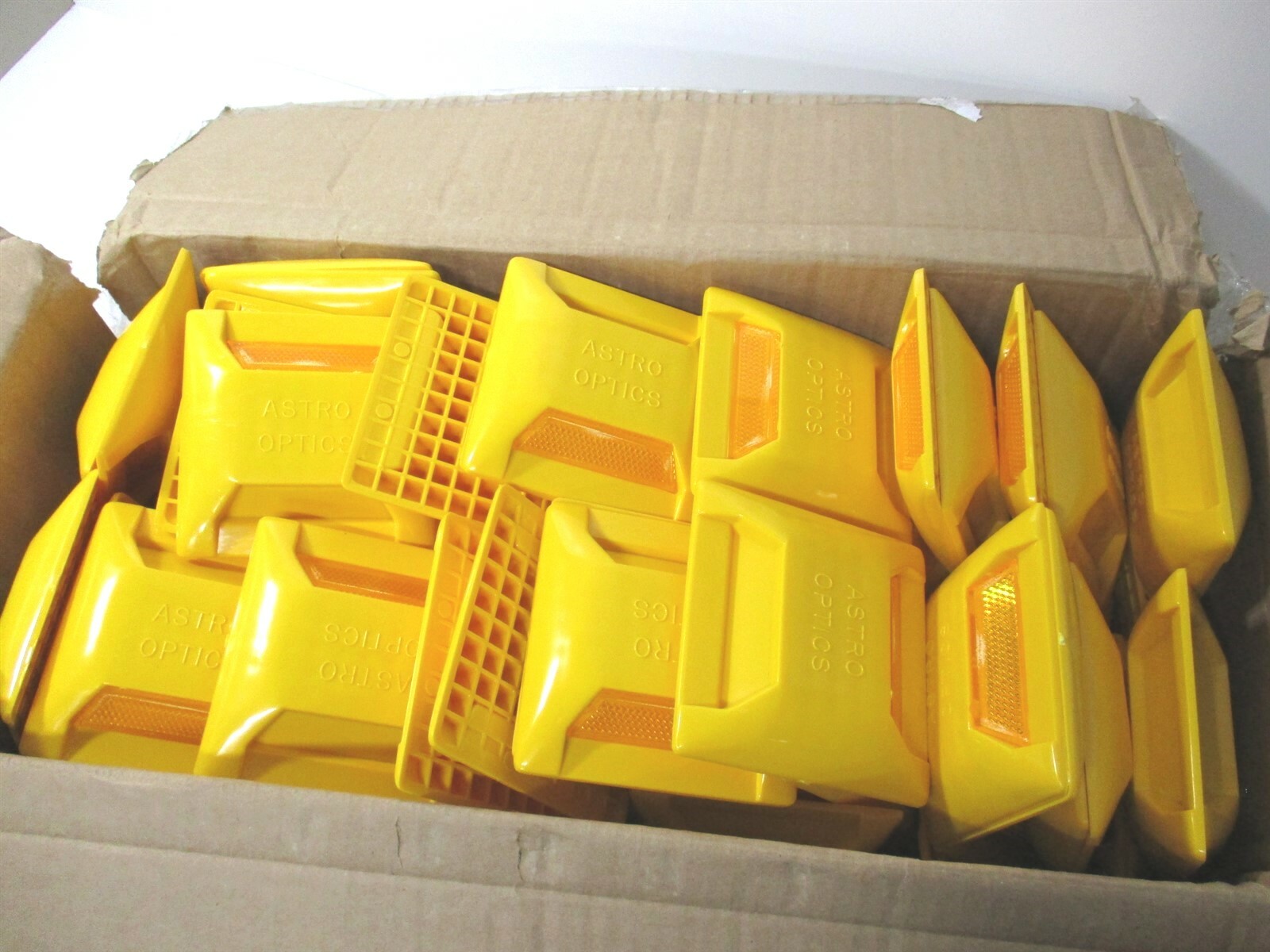 Tapco (102235BXK) 4"x 4" x 3/4" Yellow 1 Way Temporary Pavement Marker - Qty 100