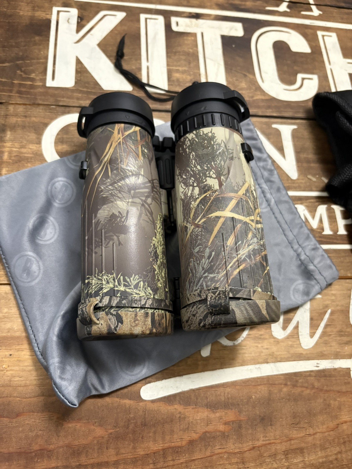 Bushnell binoculars 10x42 Chuck Adams Excursion EX