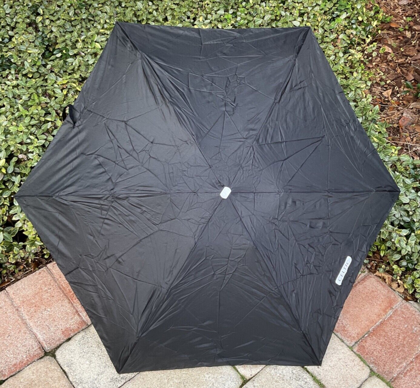CELTIC WOMEN'S UMBRELLA BLACK 39 INCH MANUAL NEW