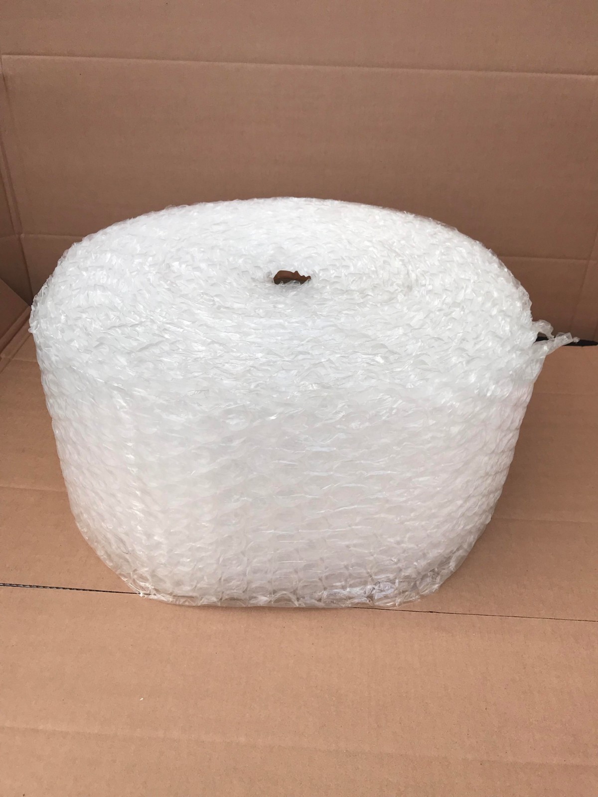 Fantasy 1/2"x 24”Large Bubbles Cushioning Perforated 125ft Mailing / Protection