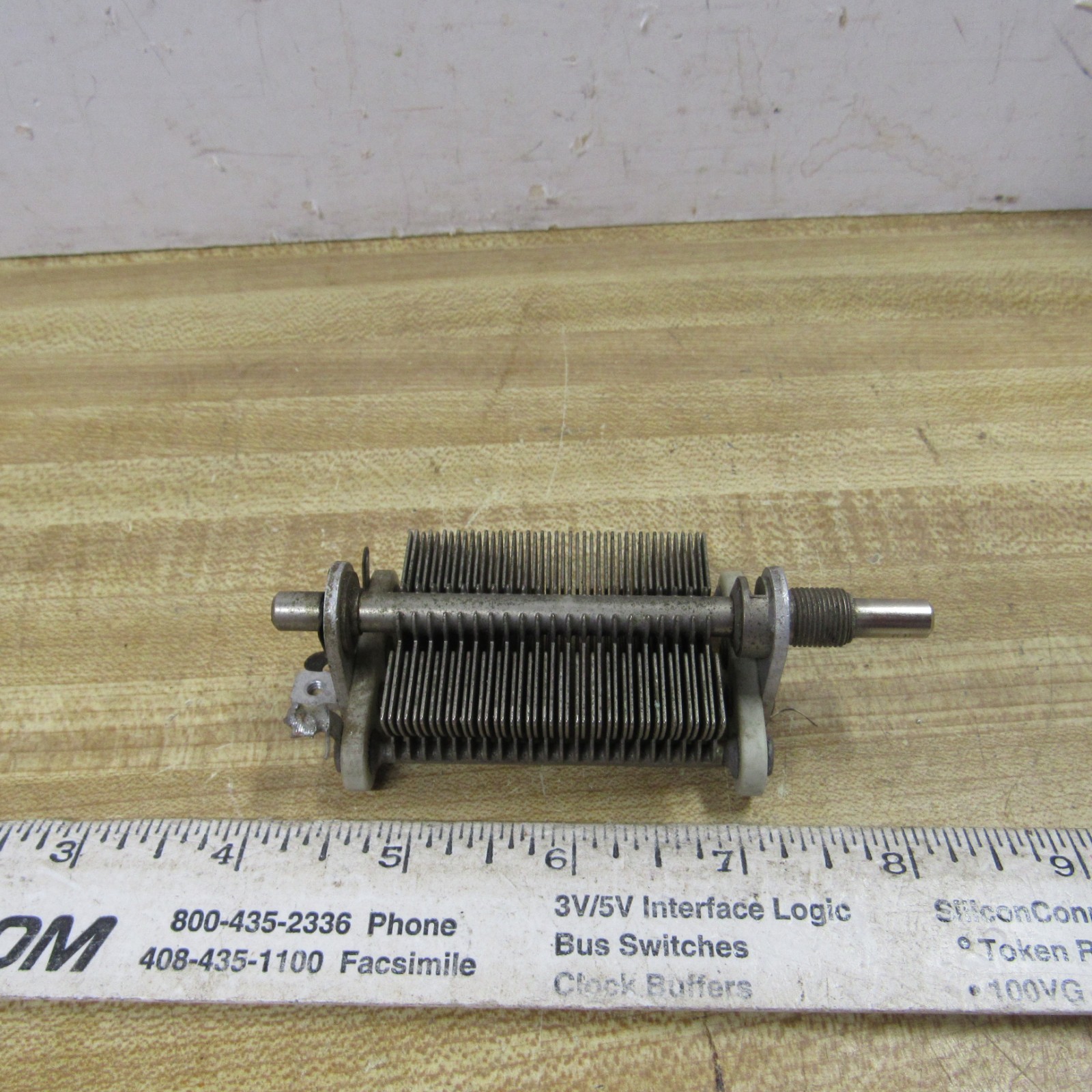 VARIABLE CAPACITOR 330 pF 14 to 332 pF 1/4 inch shaft