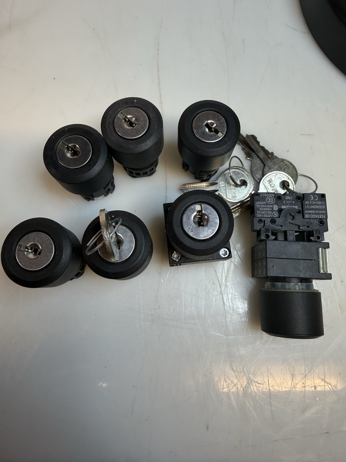 Siemens Sirius  Key Switch 7X With 6 Keys