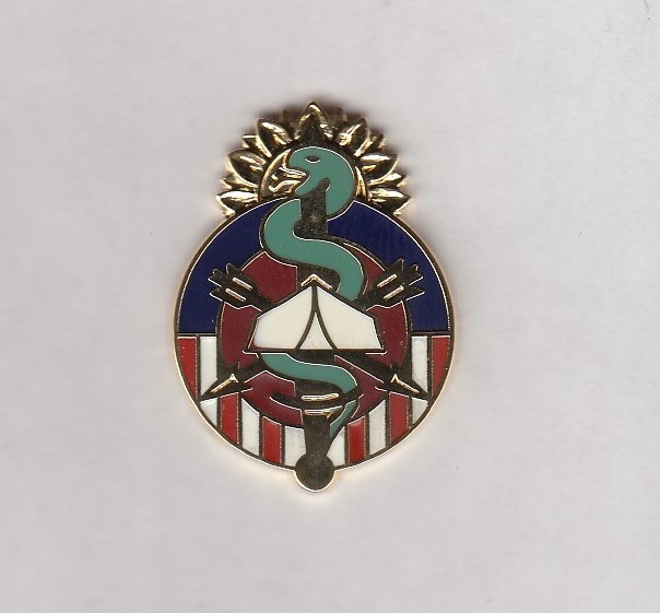 US ARMY MEDDAC FORT RILEY, KANSAS crest DUI badge c/b P-23