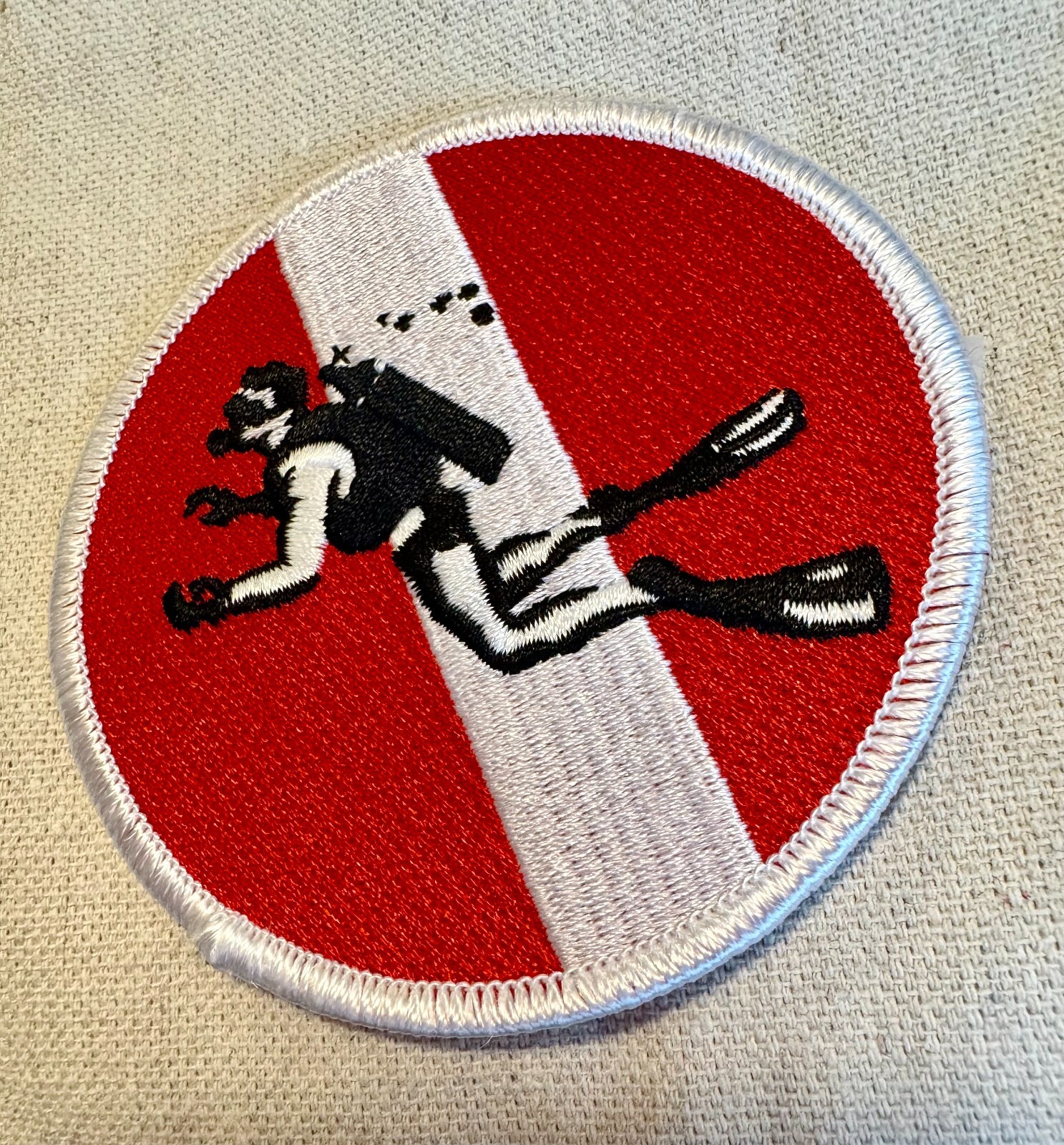 SCUBA DIVING EMBROIDERED IRON-ON DIVE PATCH skin diver down emblem bubbles NEW